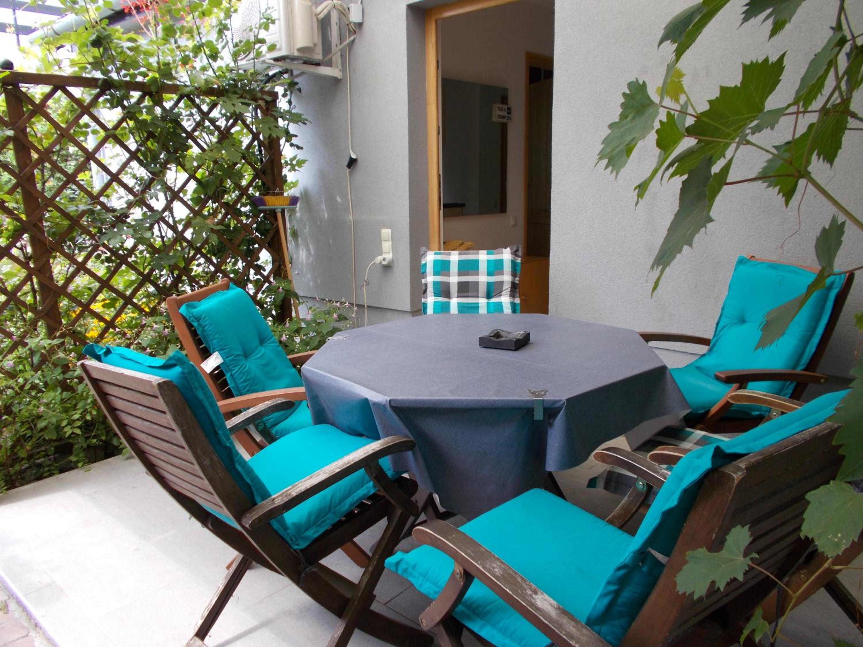 Lenart House 1