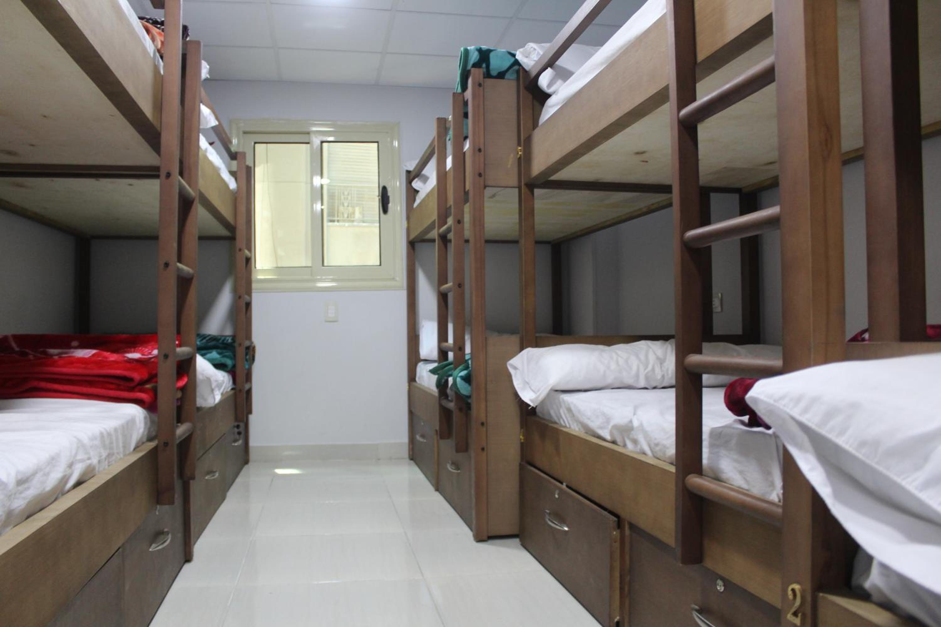 El Ahram Hostel & Apartments