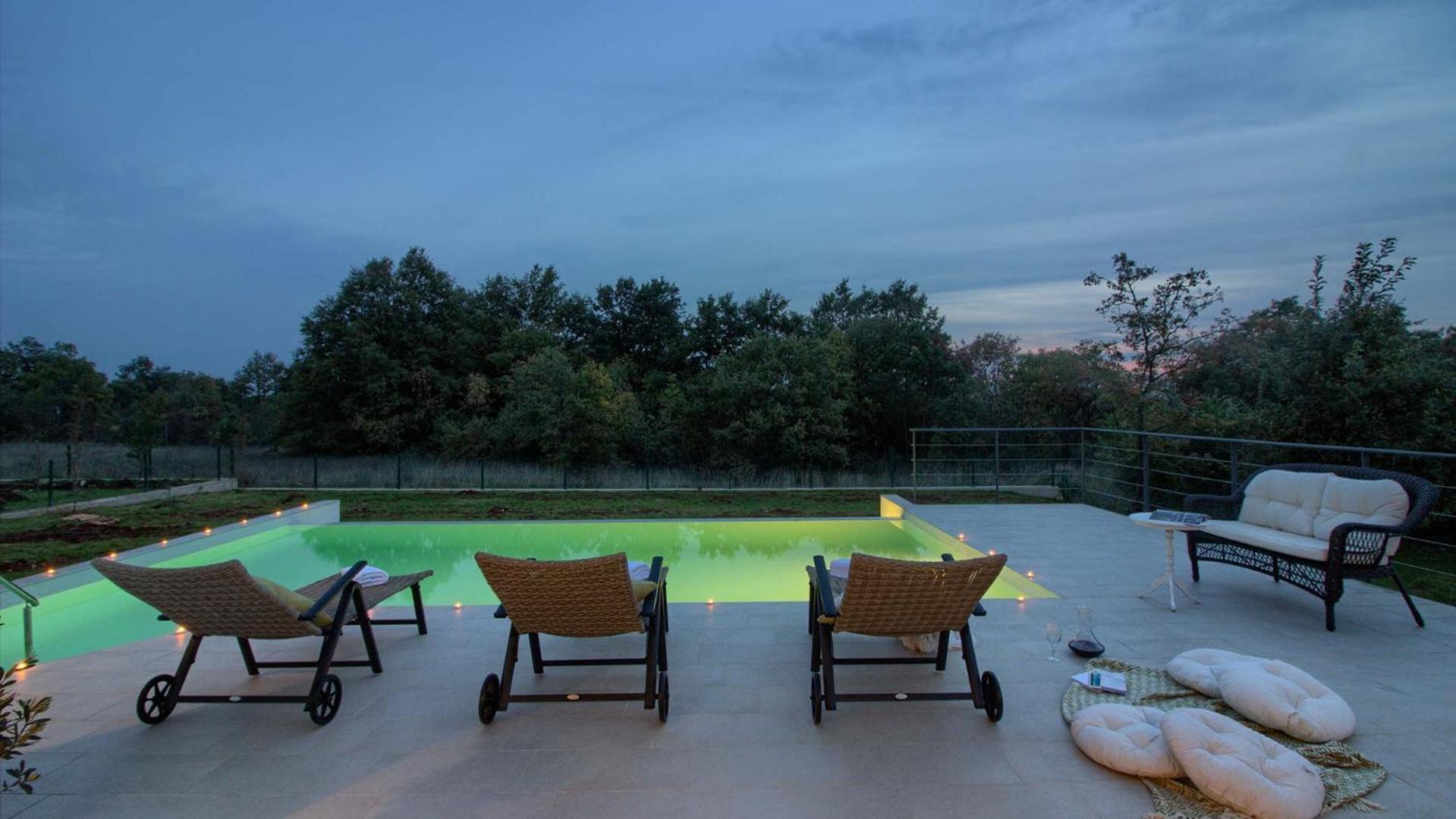 Cozy villa Limone with private pool and jacuzzi near Pula