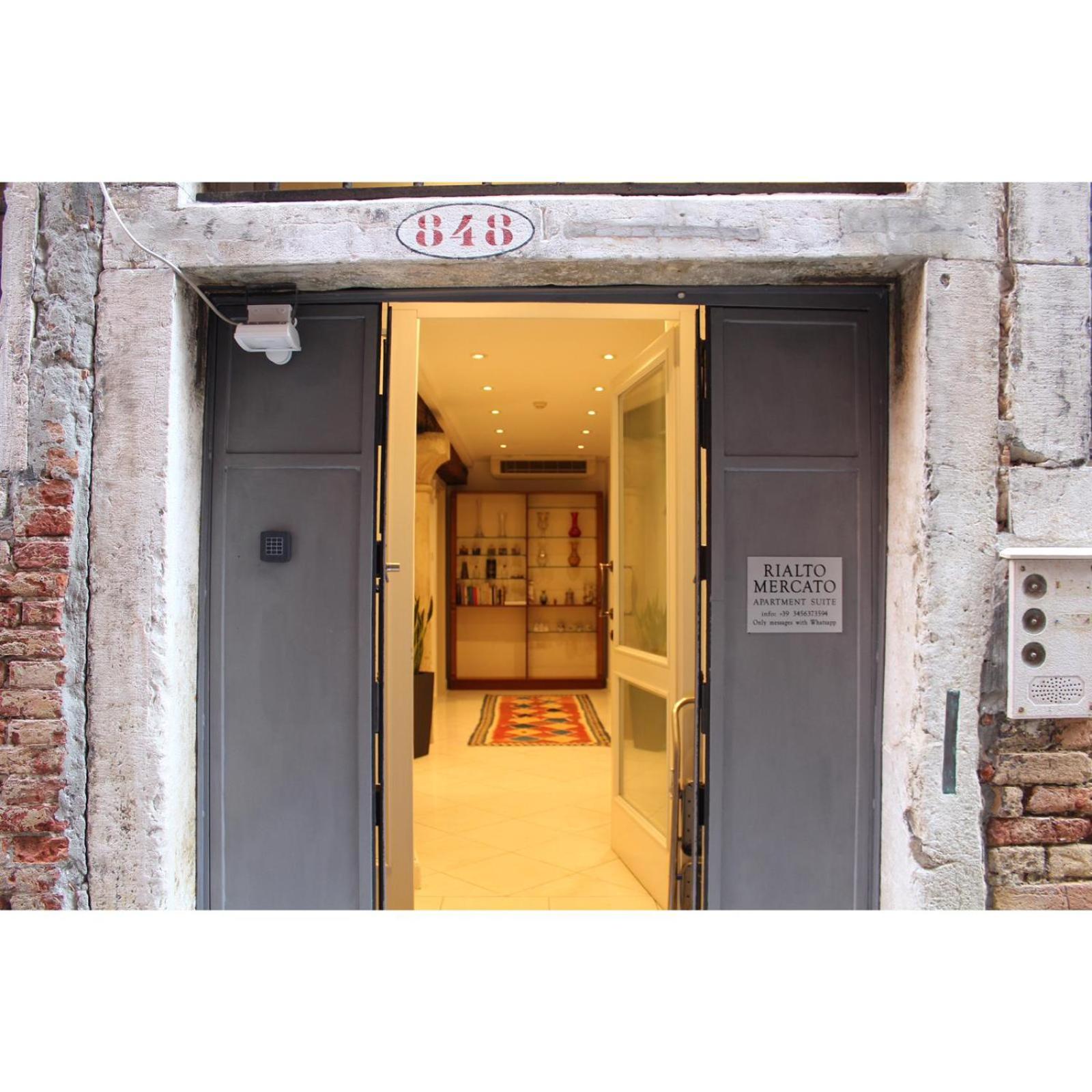 Rialto Mercato apartment suite