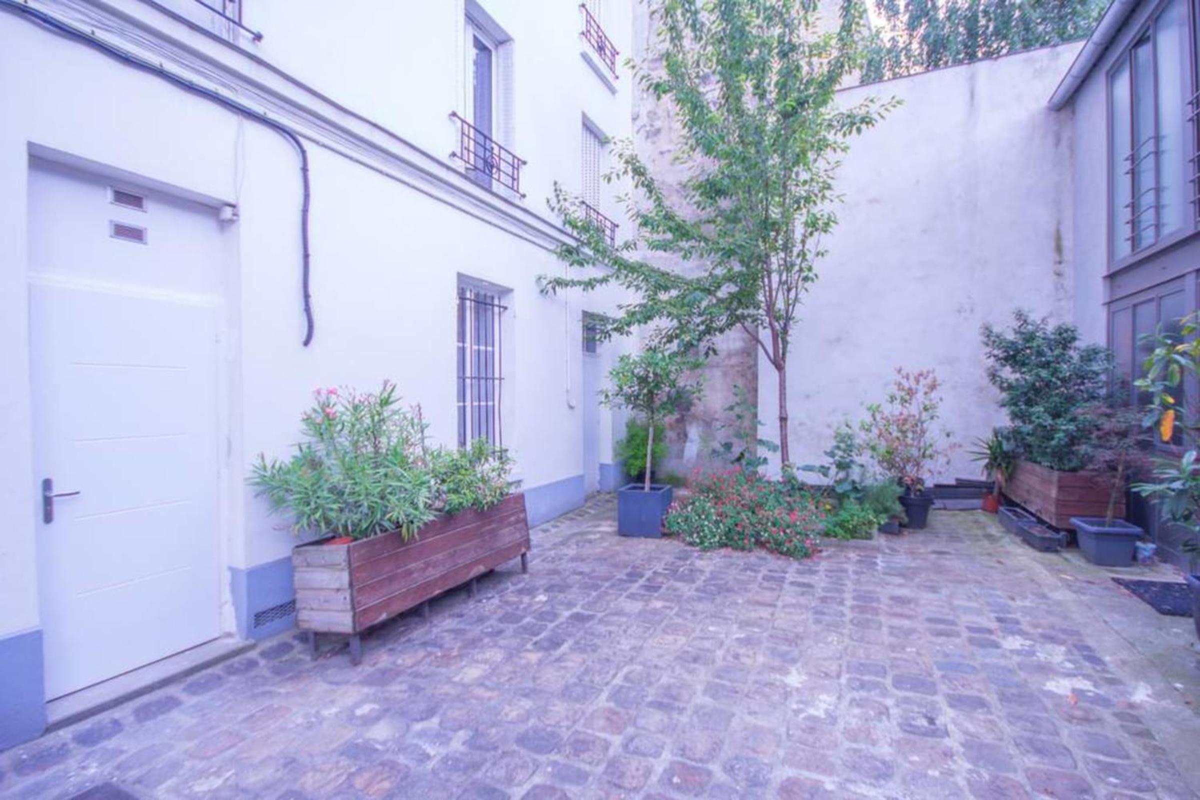 Superb Quiet And Comfortable Studio Apartment