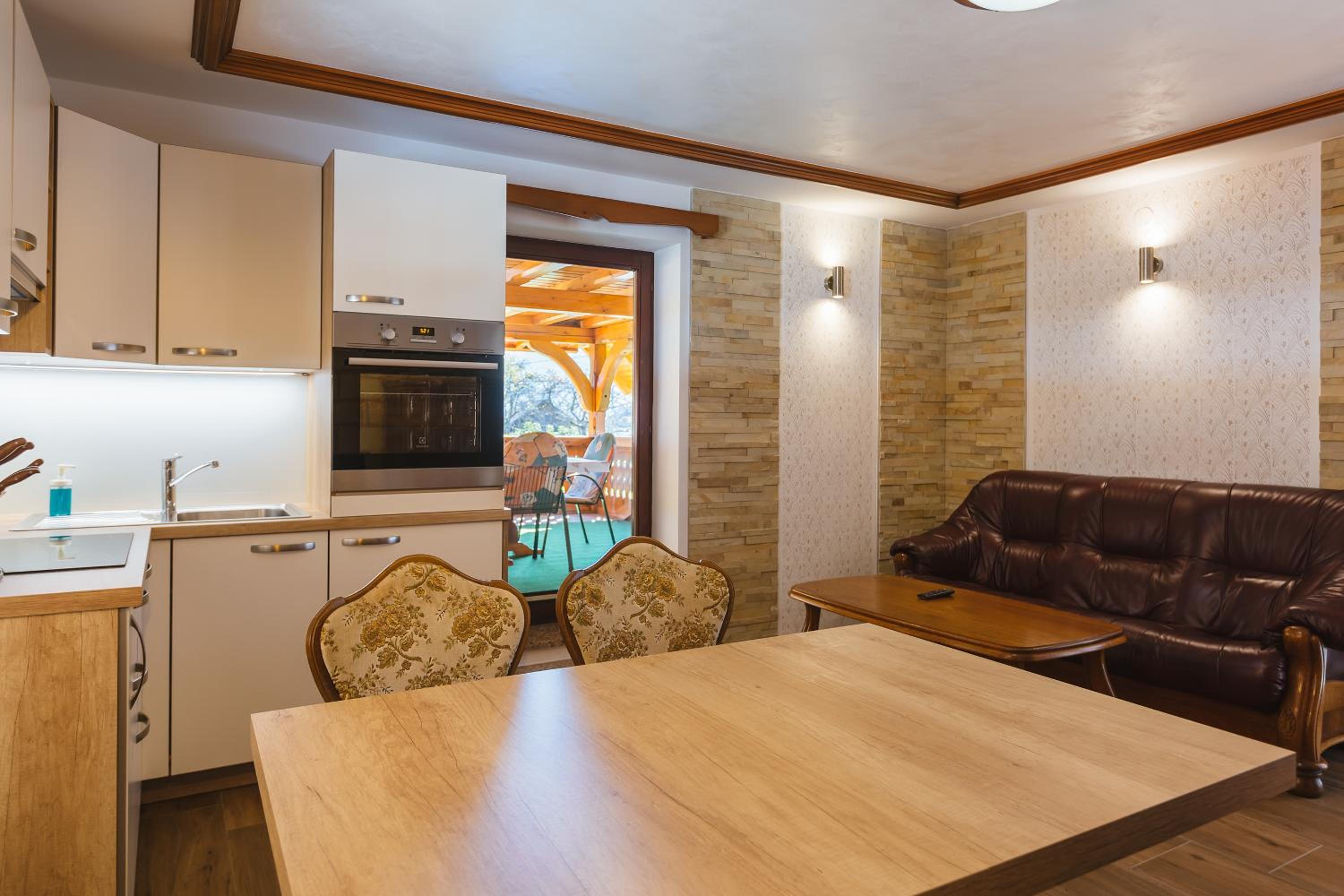 Apartment Ledrar view 2