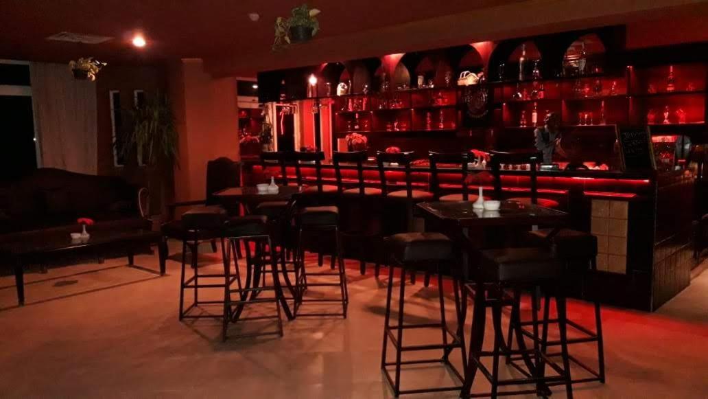 bar