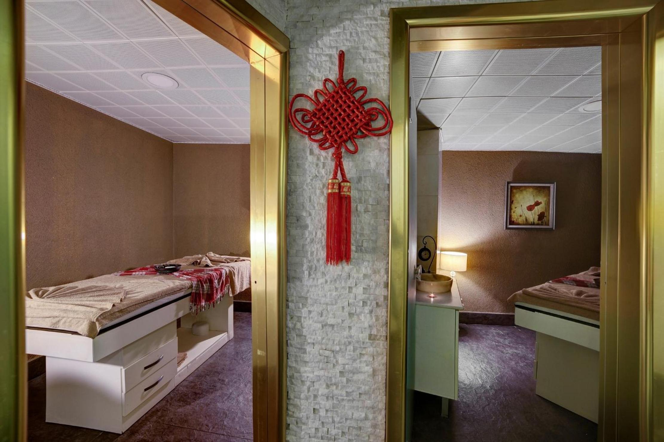 Beyaz Monarch Otel - Image 76