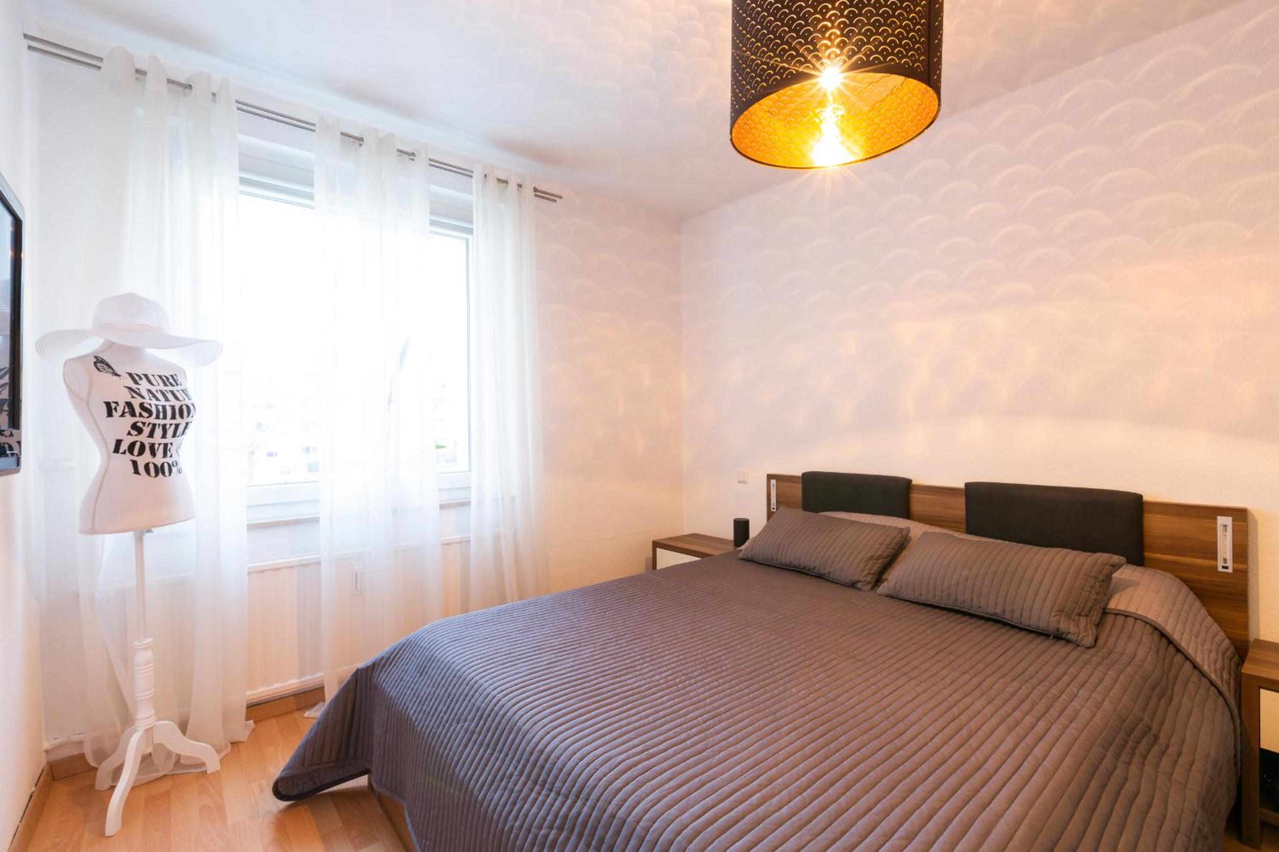 Deutsche Messe Zimmer - Private Apartments Hannover Exhibition Center (room agency)