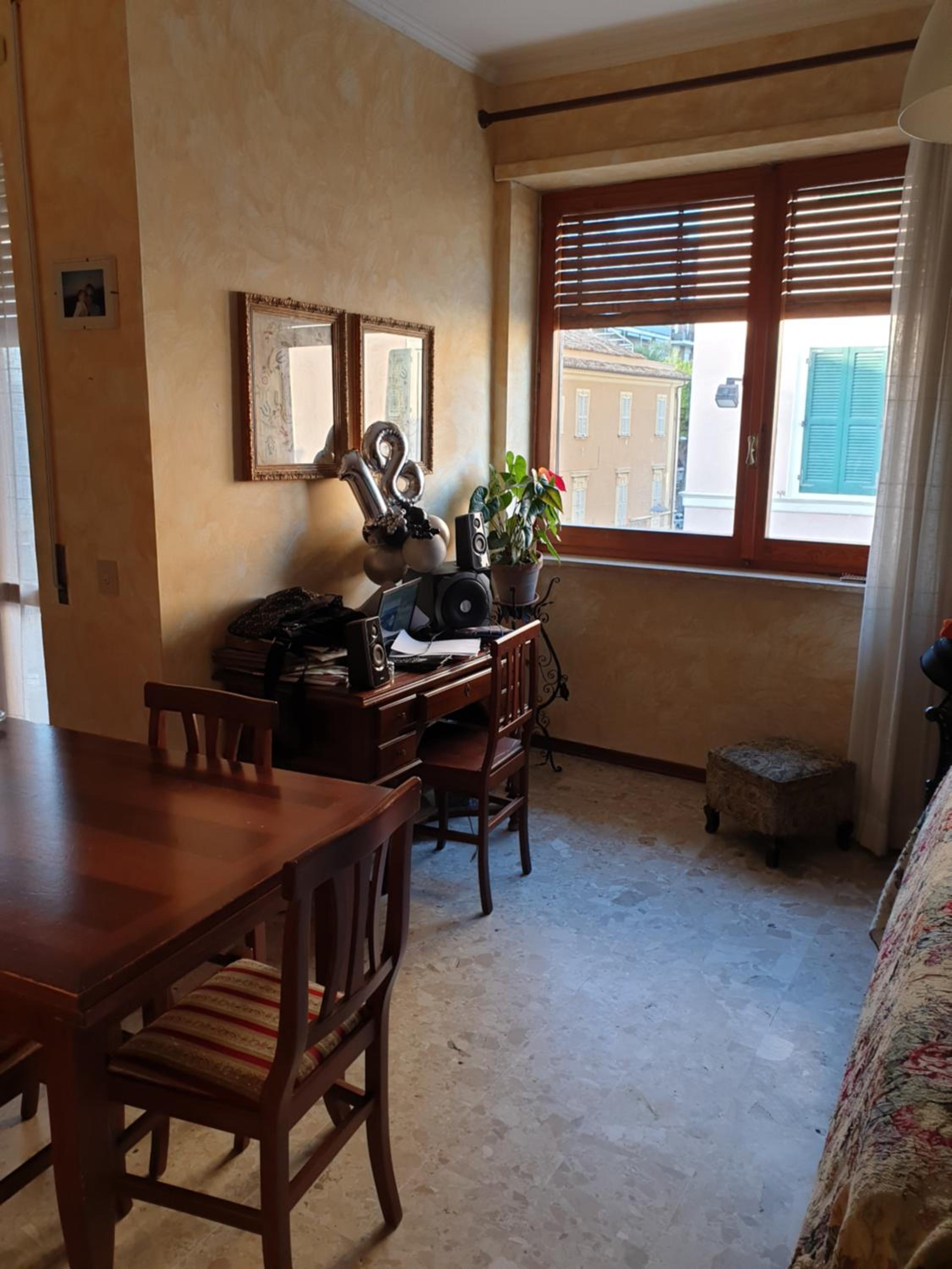 eleonora view 2