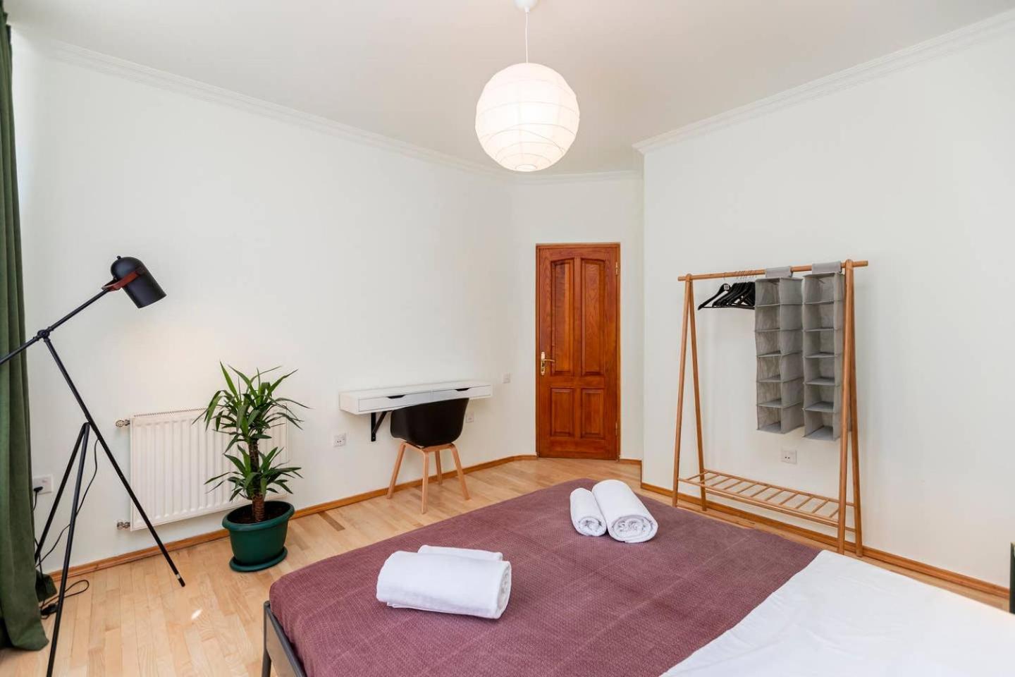 Big Terrace & Spacious Place & City Views ✲ 2 Bedroom