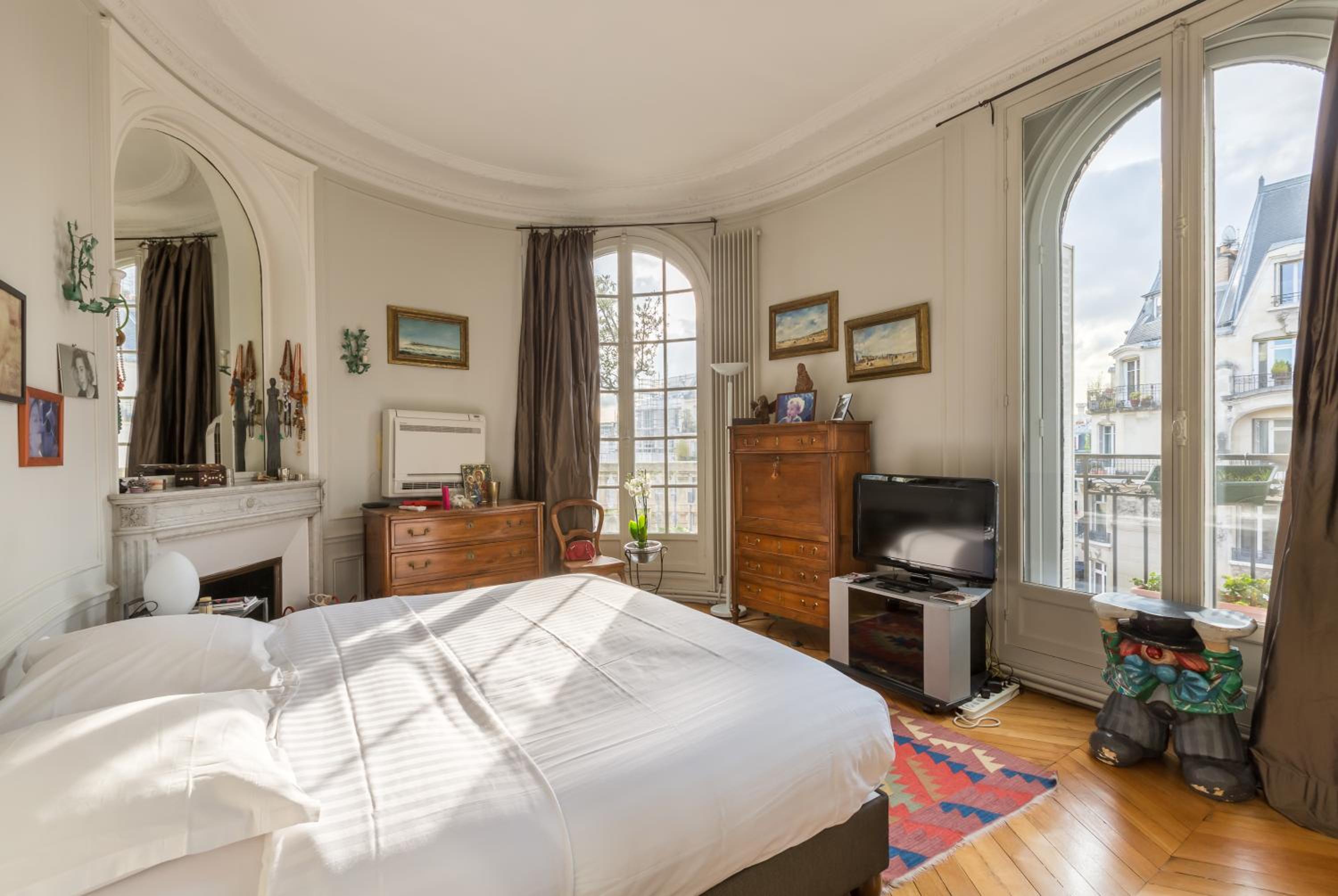 Veeve - Haussmann Beauty in the 6th