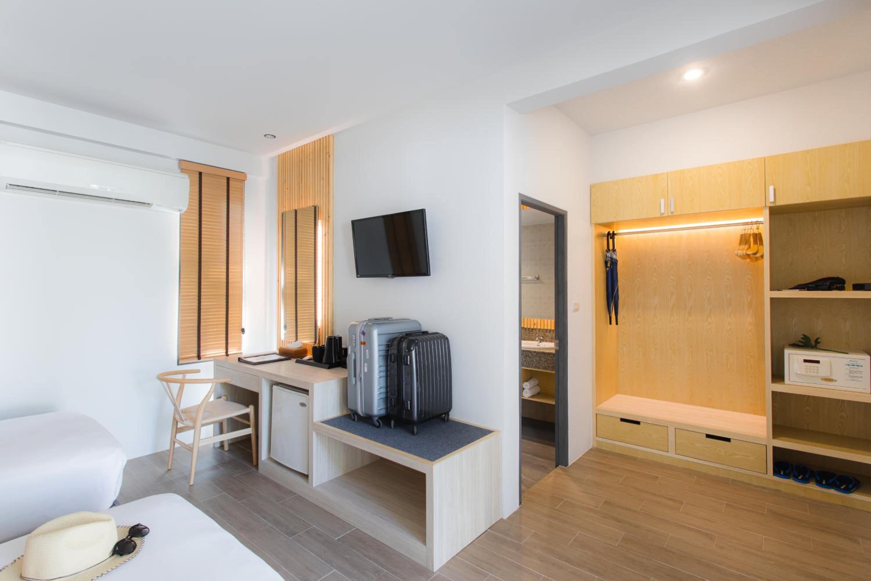 BLU PINE Villa & Pool Access - SHA Plus — 24