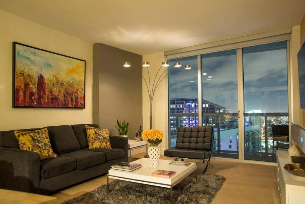 LUXURY ICON BRICKELL CONDO @46TH, SPA & GYM & POOL