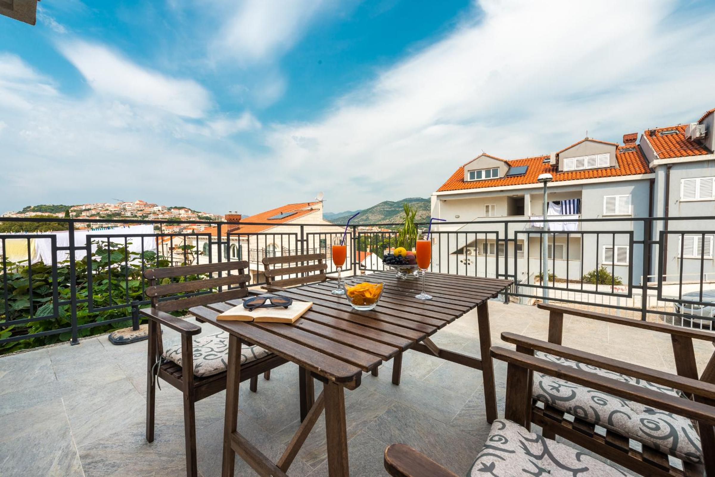 Apartments Marivo Lapad