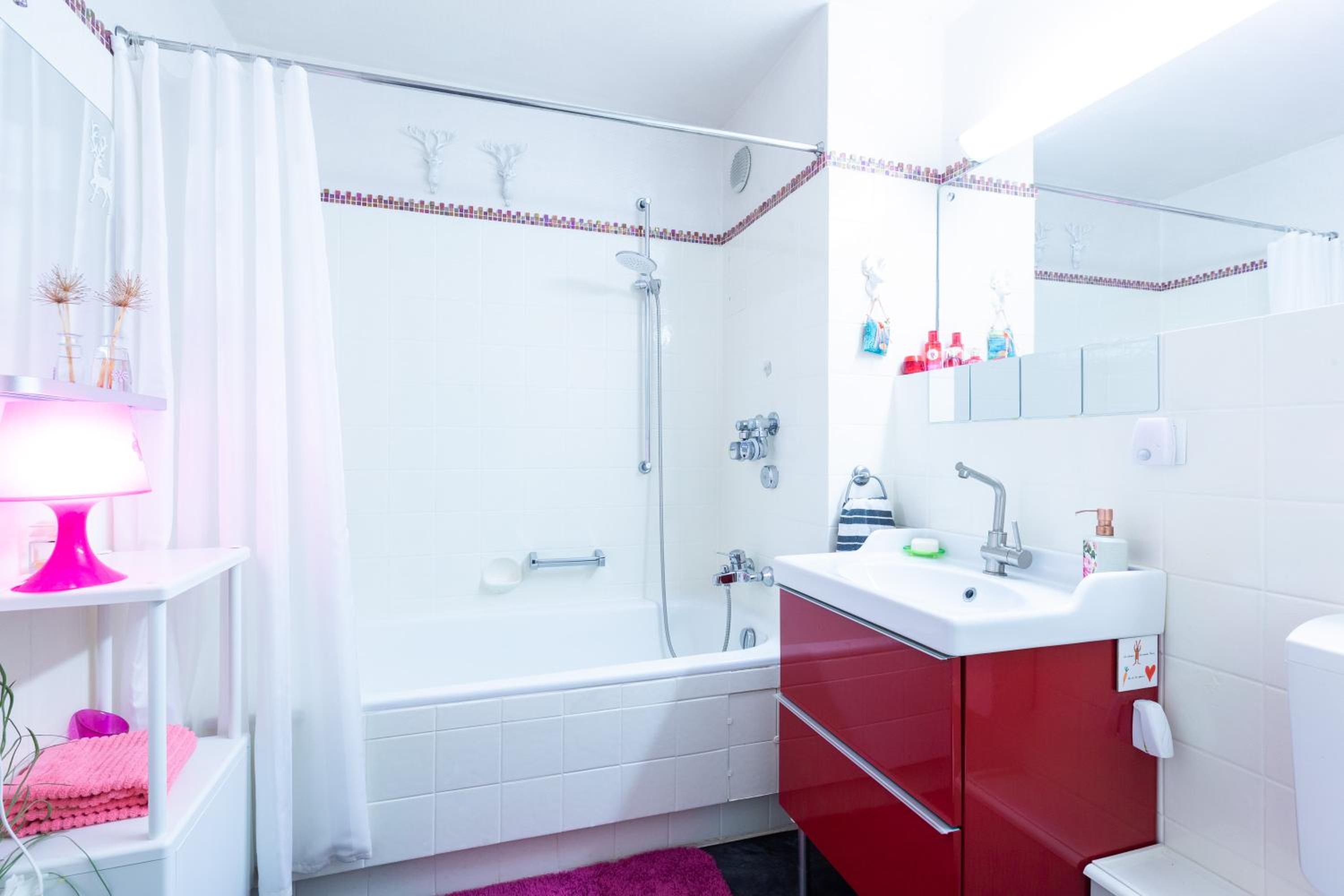 Deutsche Messe Zimmer - Private Apartments & Rooms Hannover City - room agency view 2