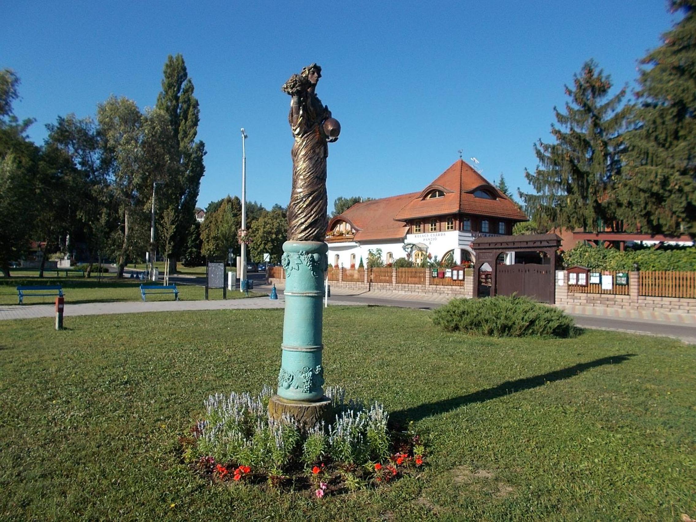 Photo 9