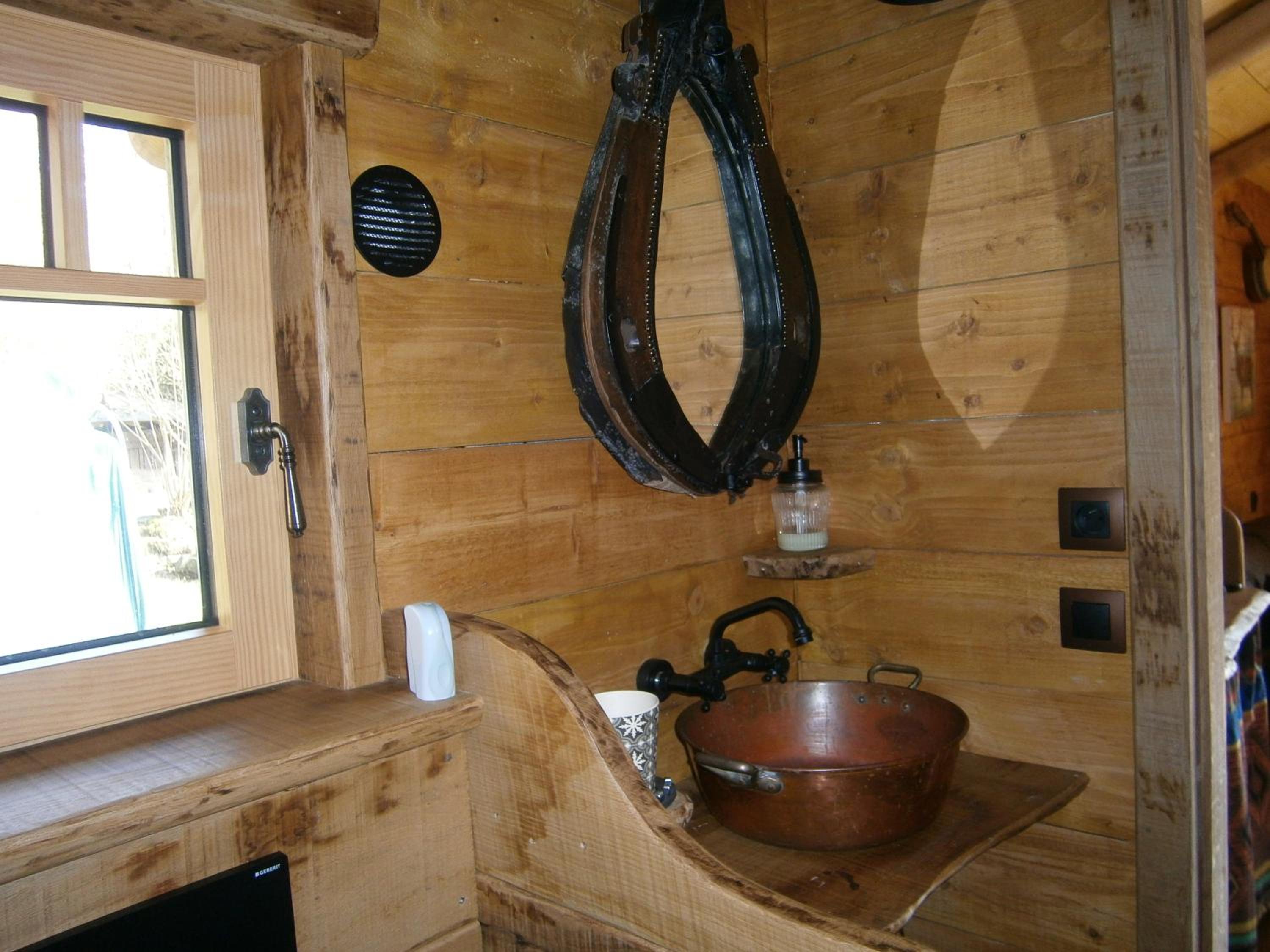 Chambre d'hôte atypique "trappeur" West little ranch