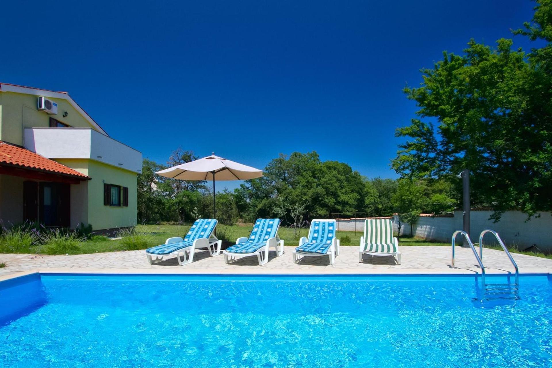 Wonderful villa Fuma with pool near the beach, big kids playground