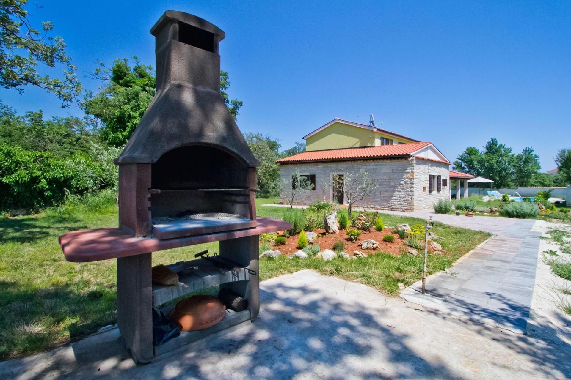 Wonderful villa Fuma with pool near the beach, big kids playground