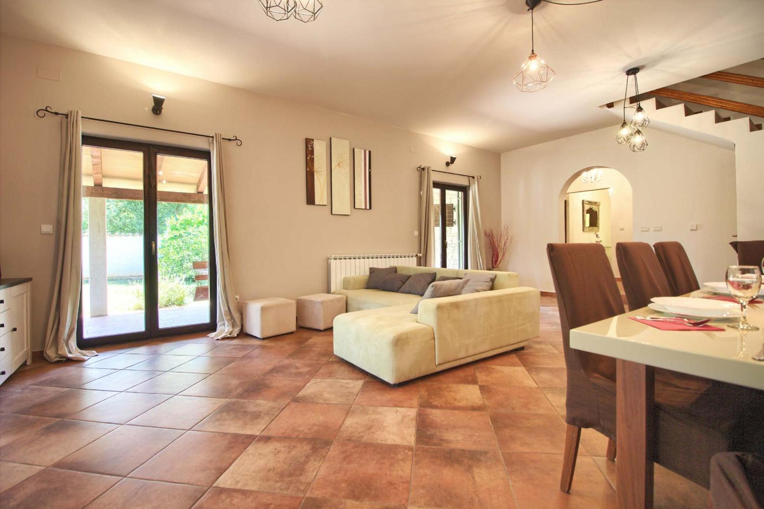 Wonderful villa Fuma with pool near the beach, big kids playground
