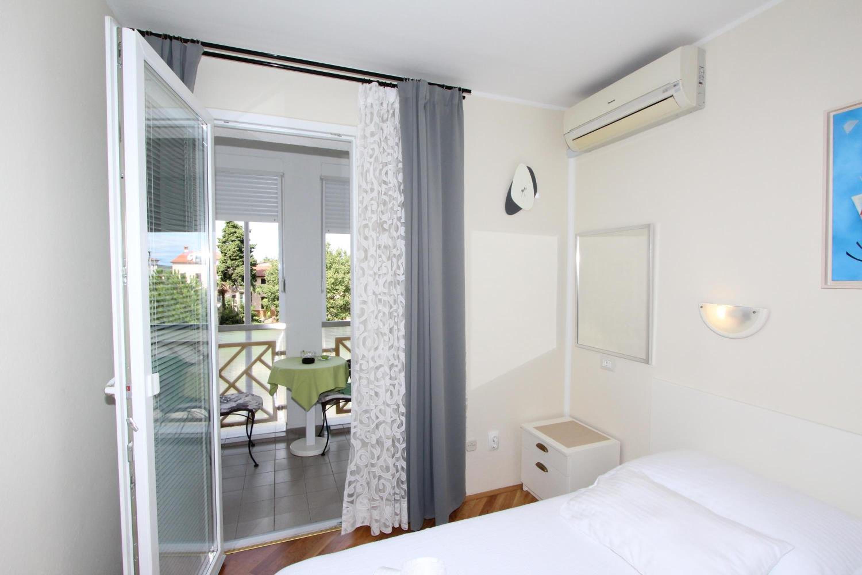 Room Roma view 2