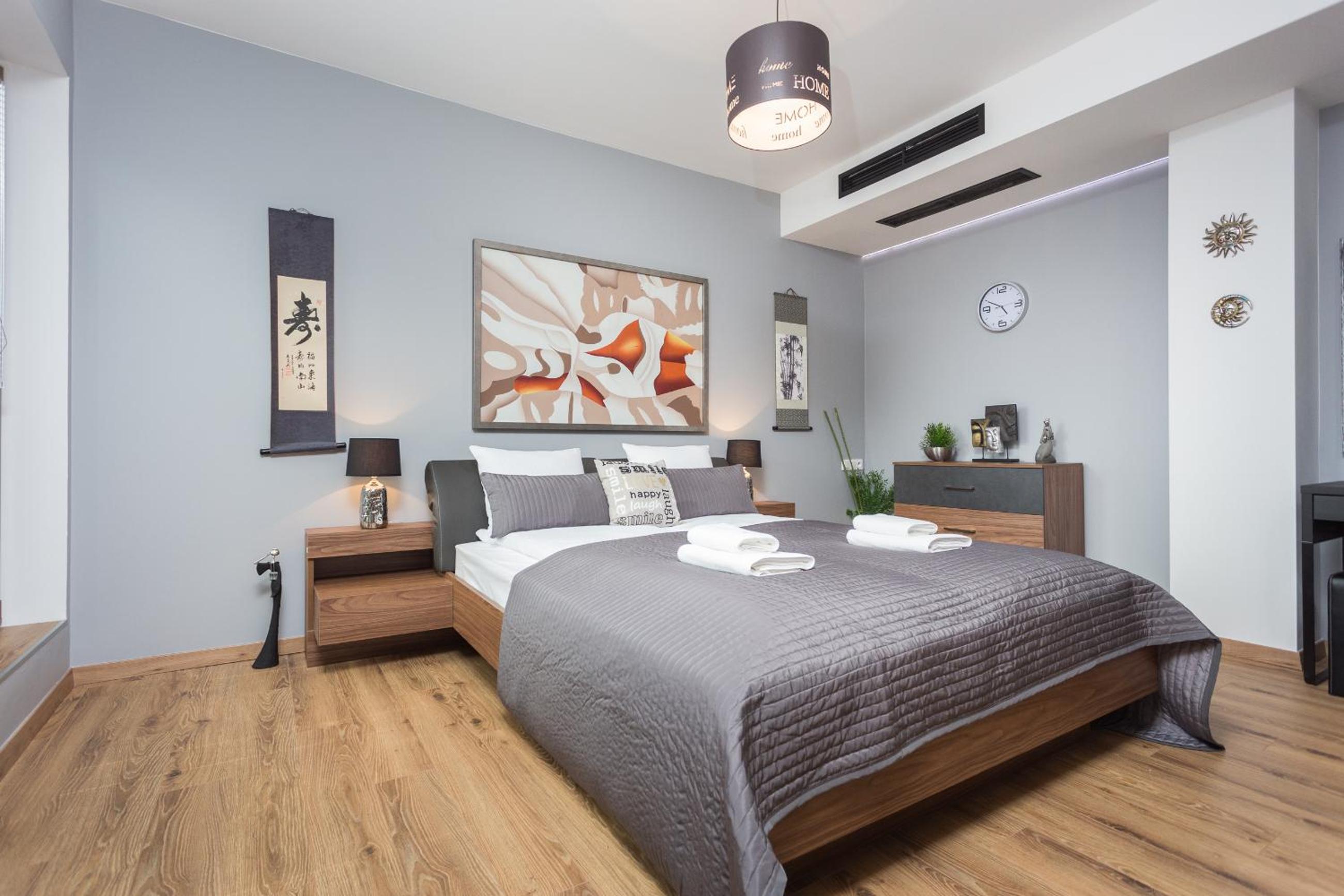 InPoint Downtown Large Apartments near Market Square & Kazimierz