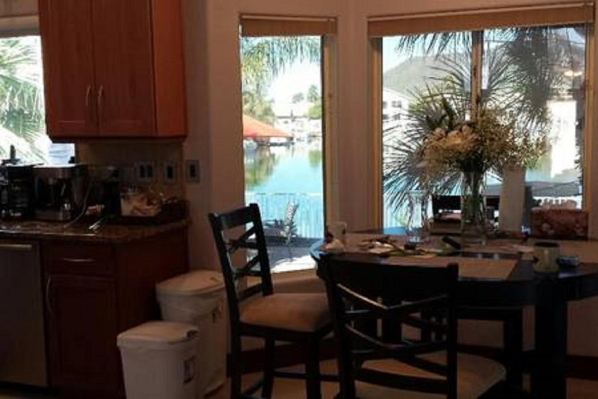Glendale Arizona Lakeside Property
