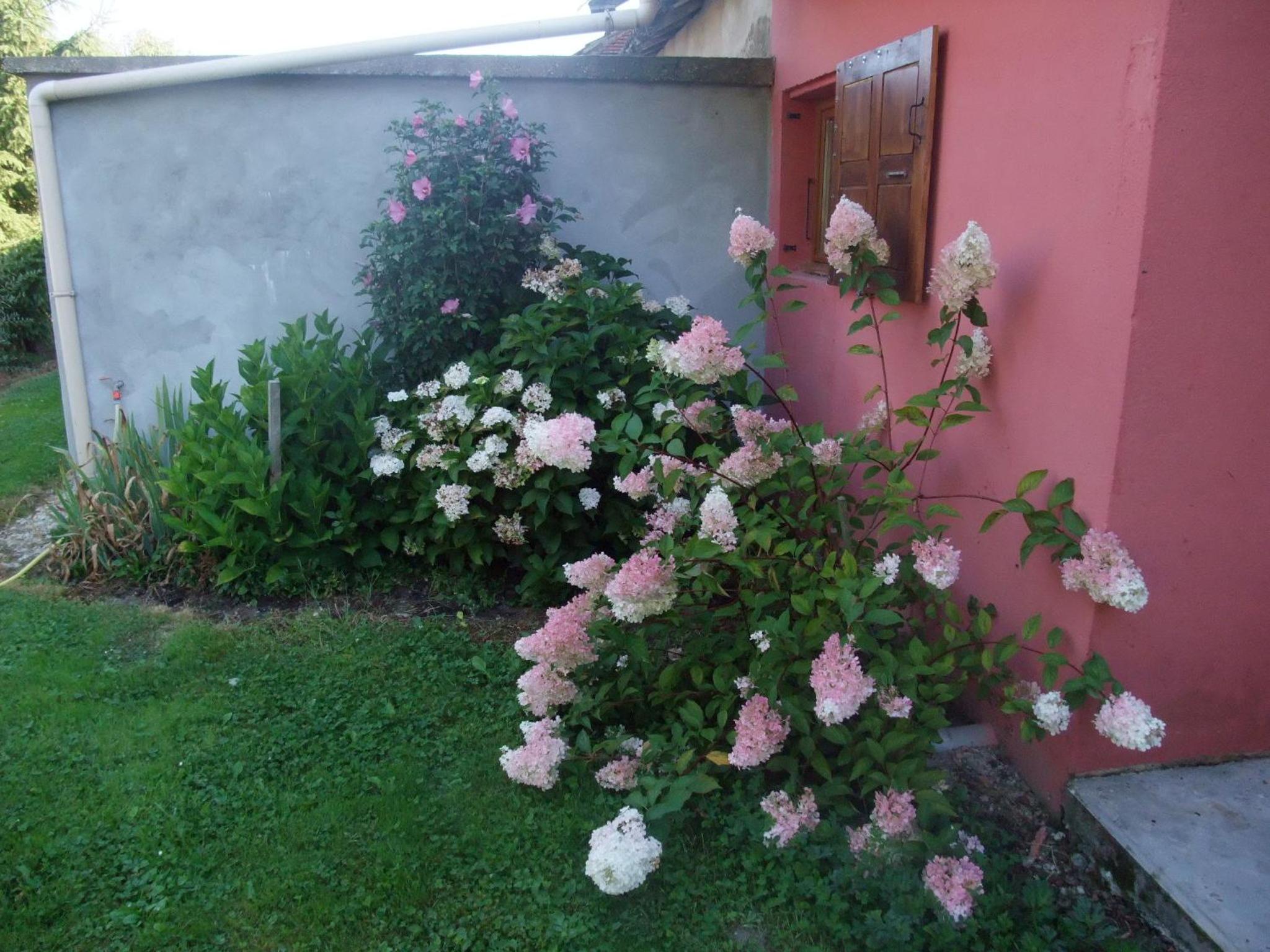 La Maison Du L.A.C. view 2