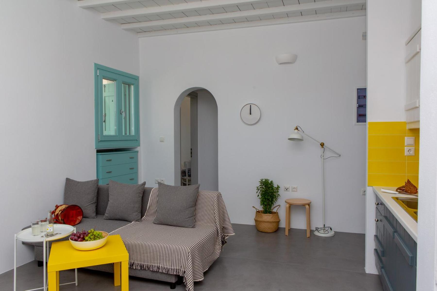Azaland Naxos