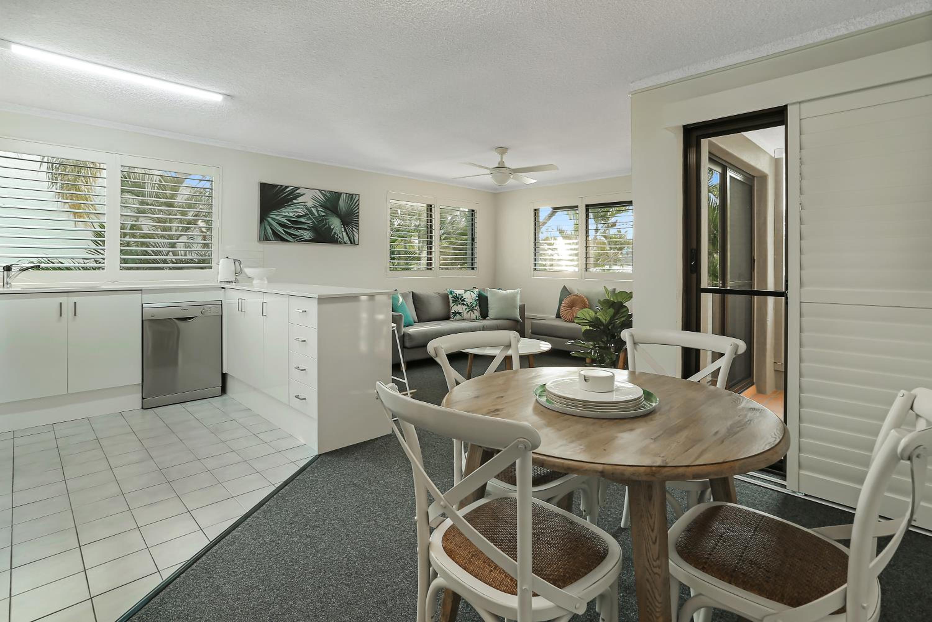 Riverside location, Noosa Sound view 5