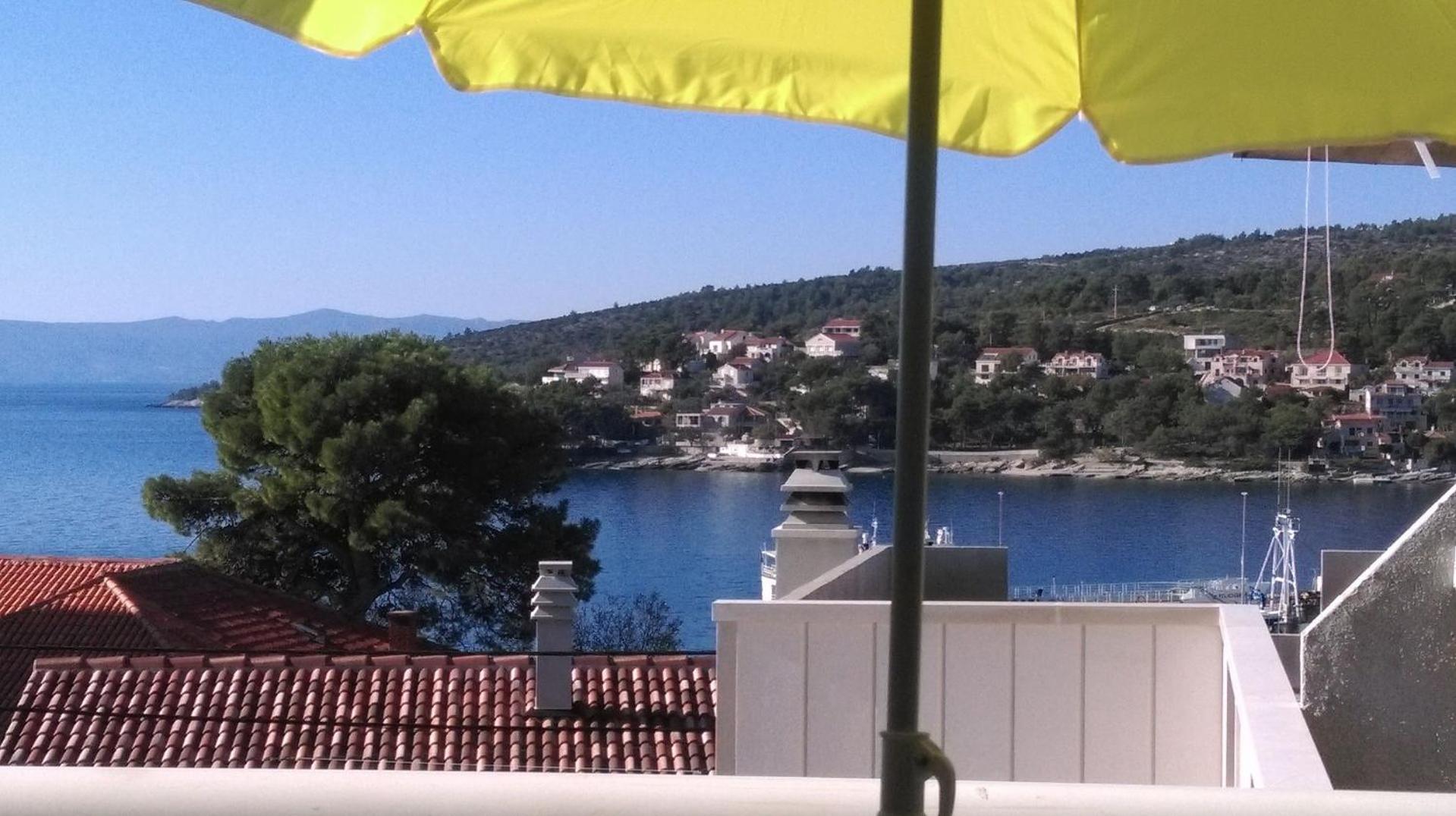 Apts and rooms Rest - close to sea view 2