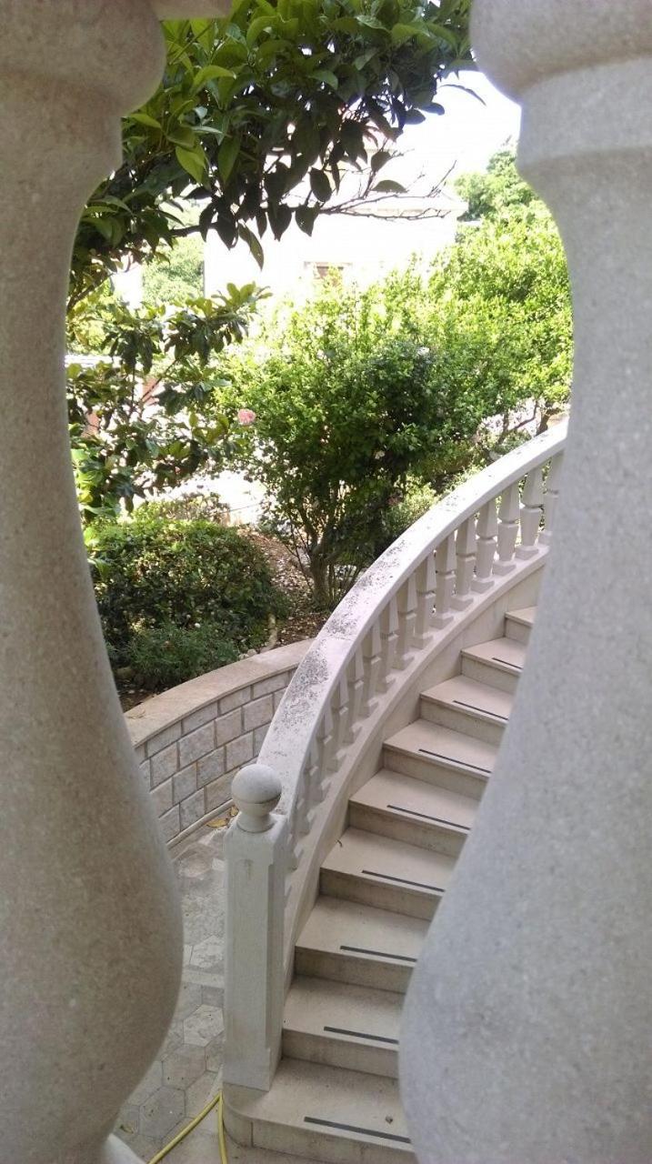 Apts and rooms Rest - close to sea
