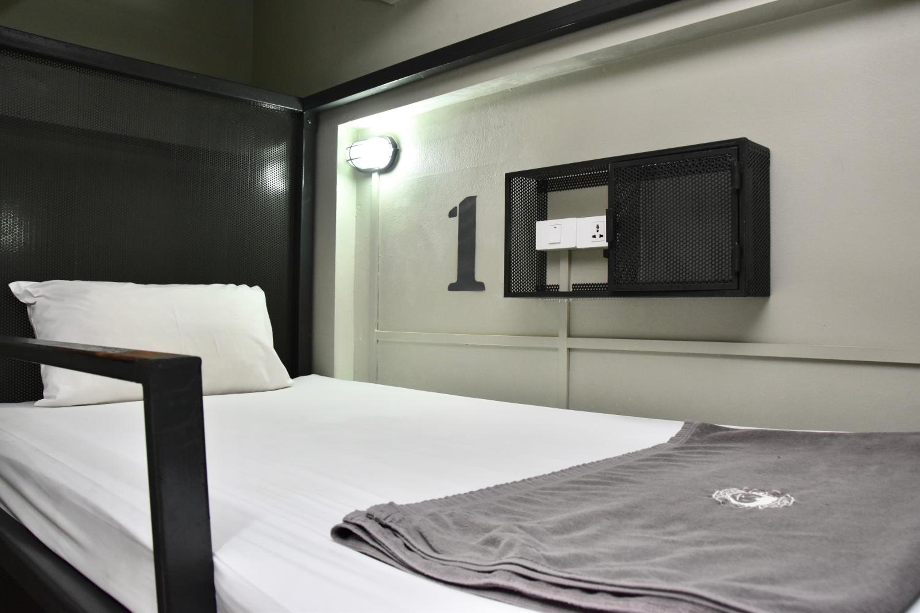Mad Monkey Bangkok Hostel - Adults Only 12