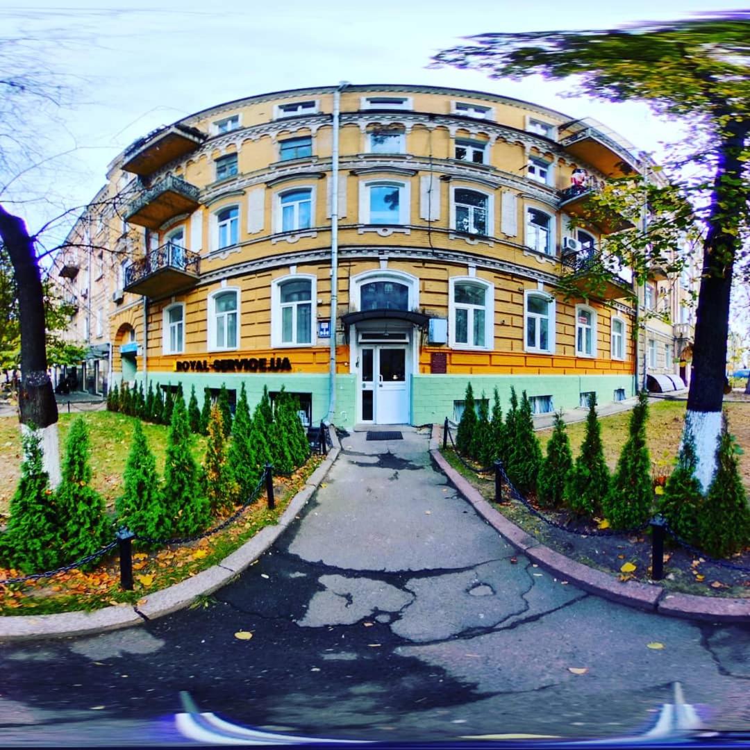 Yourhostel University