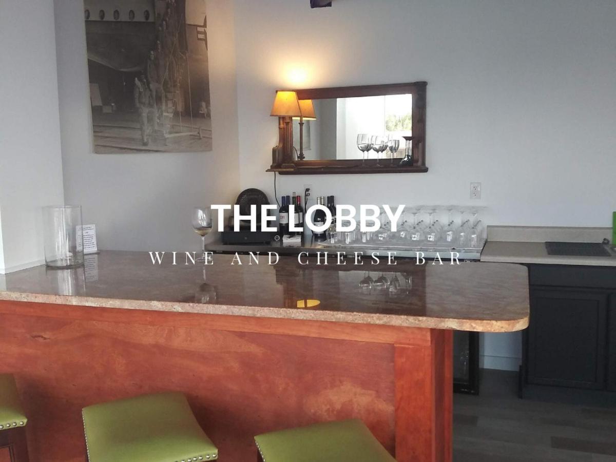 Hotel Banana Peel Resort - Image 1