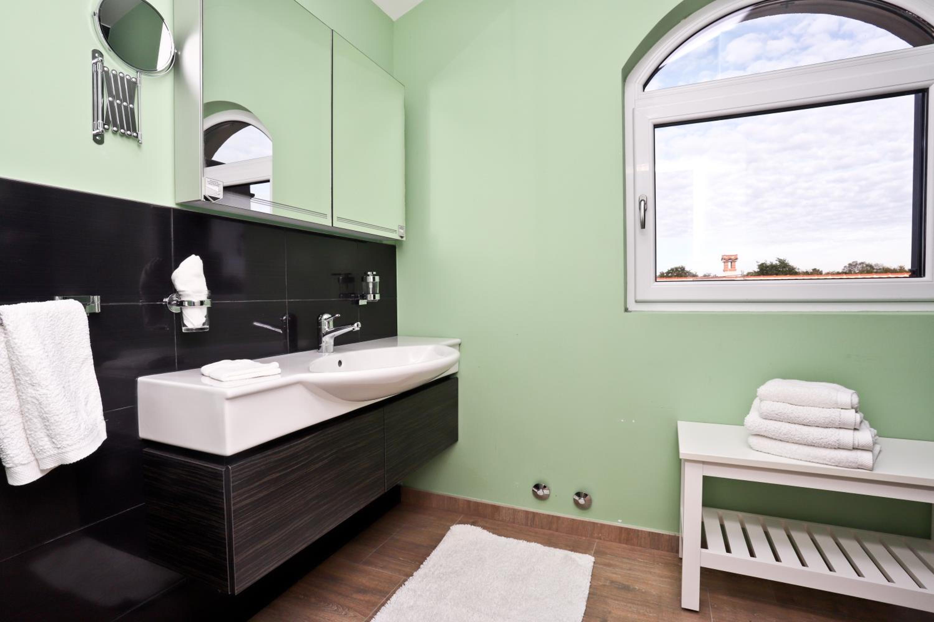 Apartment I&I