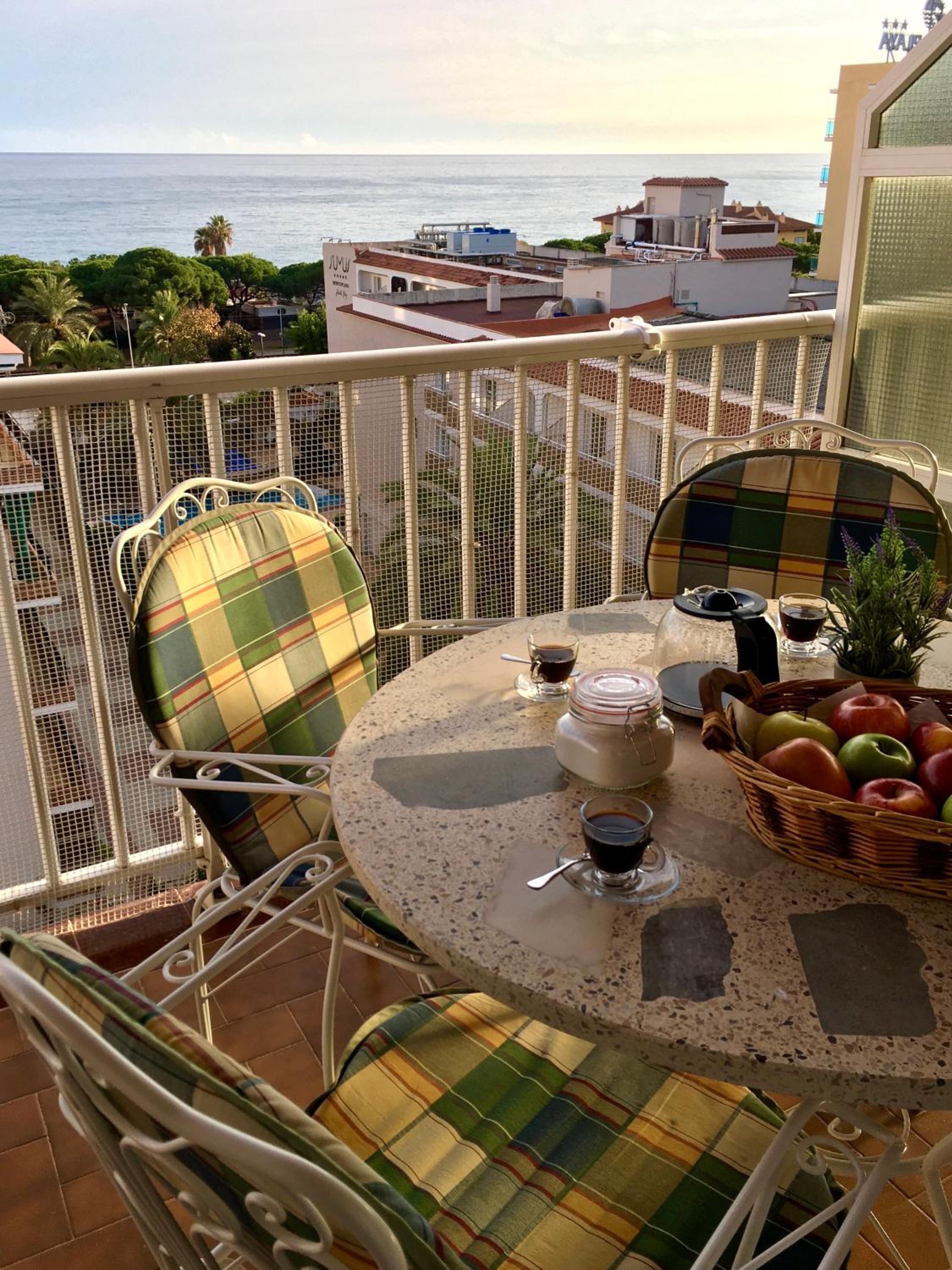 Sunshine apartment with great sea view and terrace in Malgrat de Mar photo 3