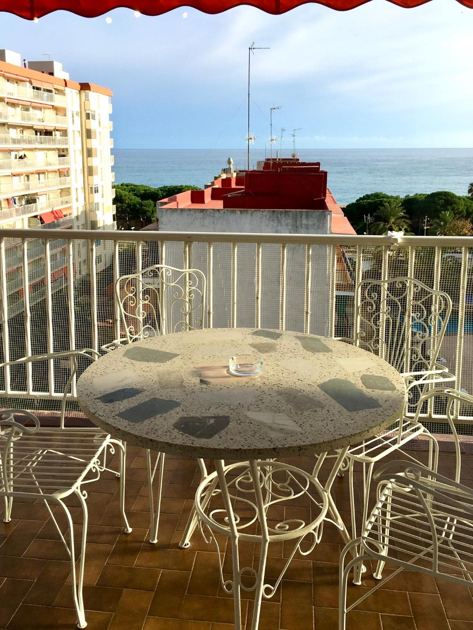 Sunshine apartment with great sea view and terrace in Malgrat de Mar photo 4