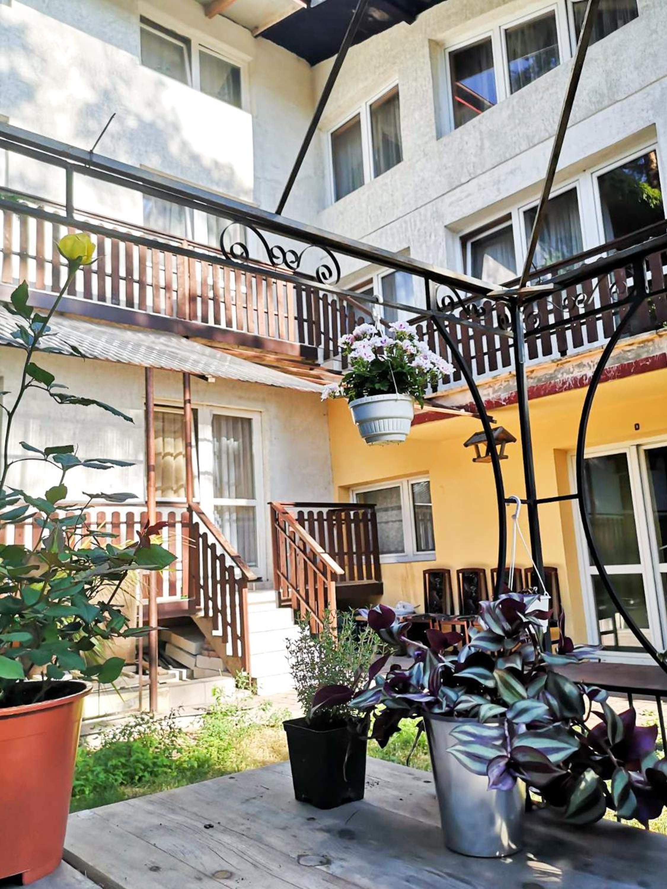 balcony