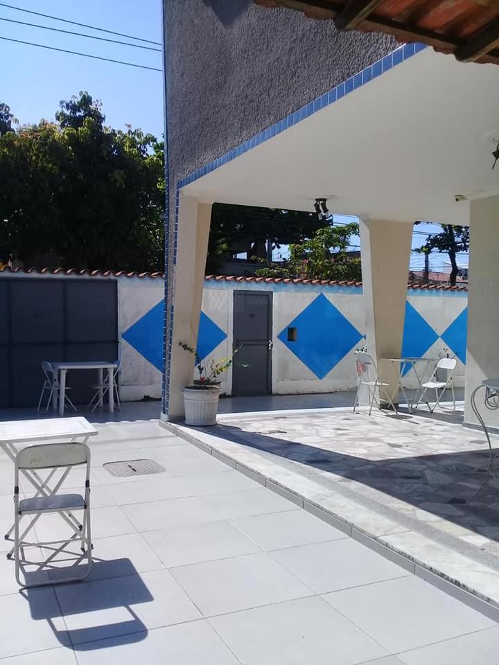 Casarão com piscina e churrasqueira