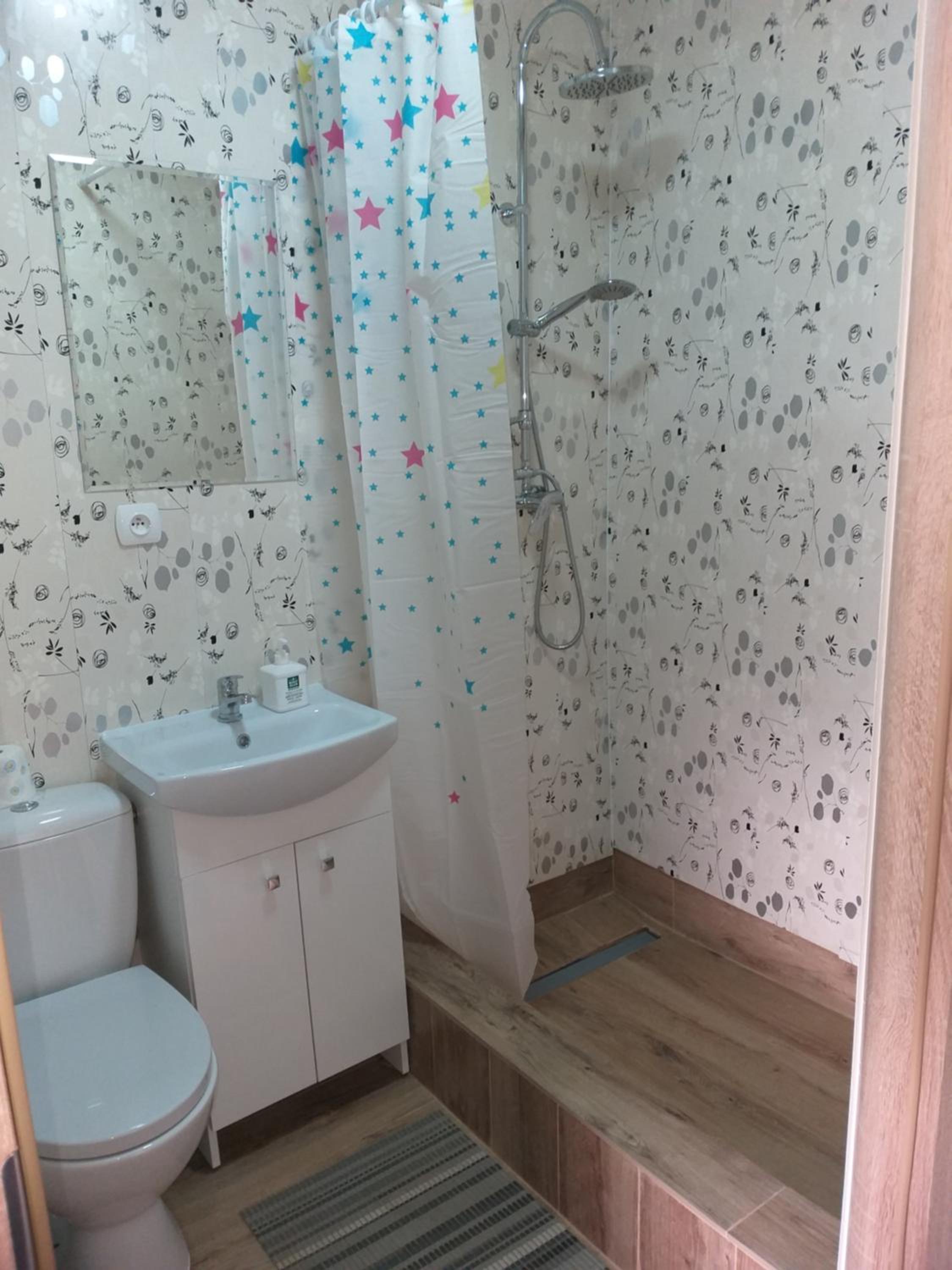 2 osobowe kawalerki w domkach FreezerHause Kozery- NoclegiGrodziskPL 792-535-535