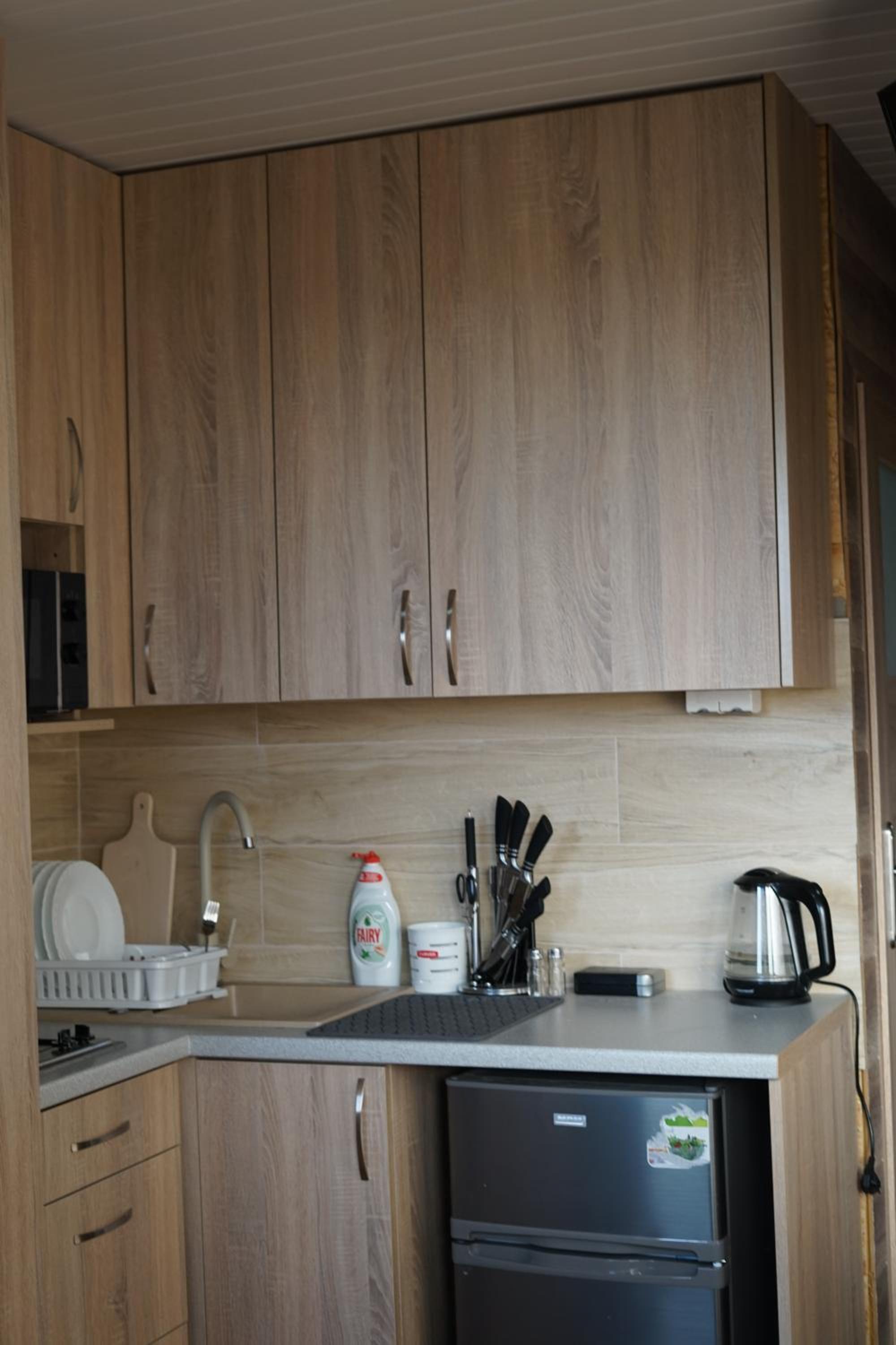 2 osobowe kawalerki w domkach FreezerHause Kozery- NoclegiGrodziskPL 792-535-535