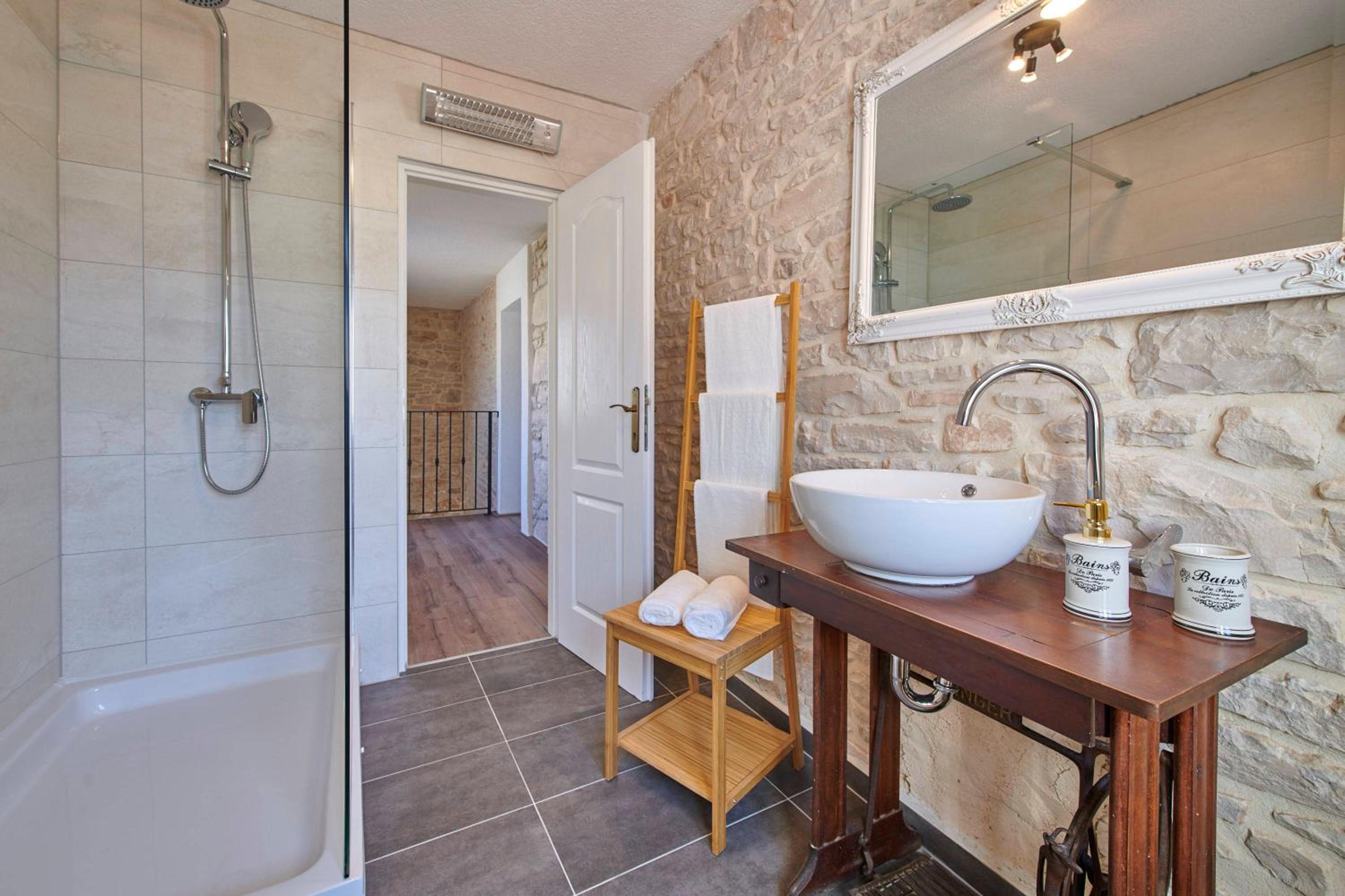 Old stone Villa with whirlpool and sauna