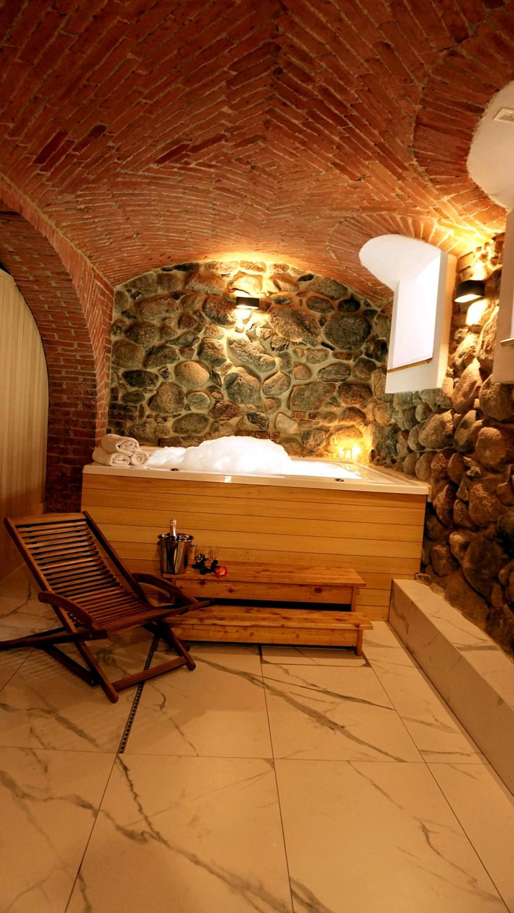 Jacuzzi