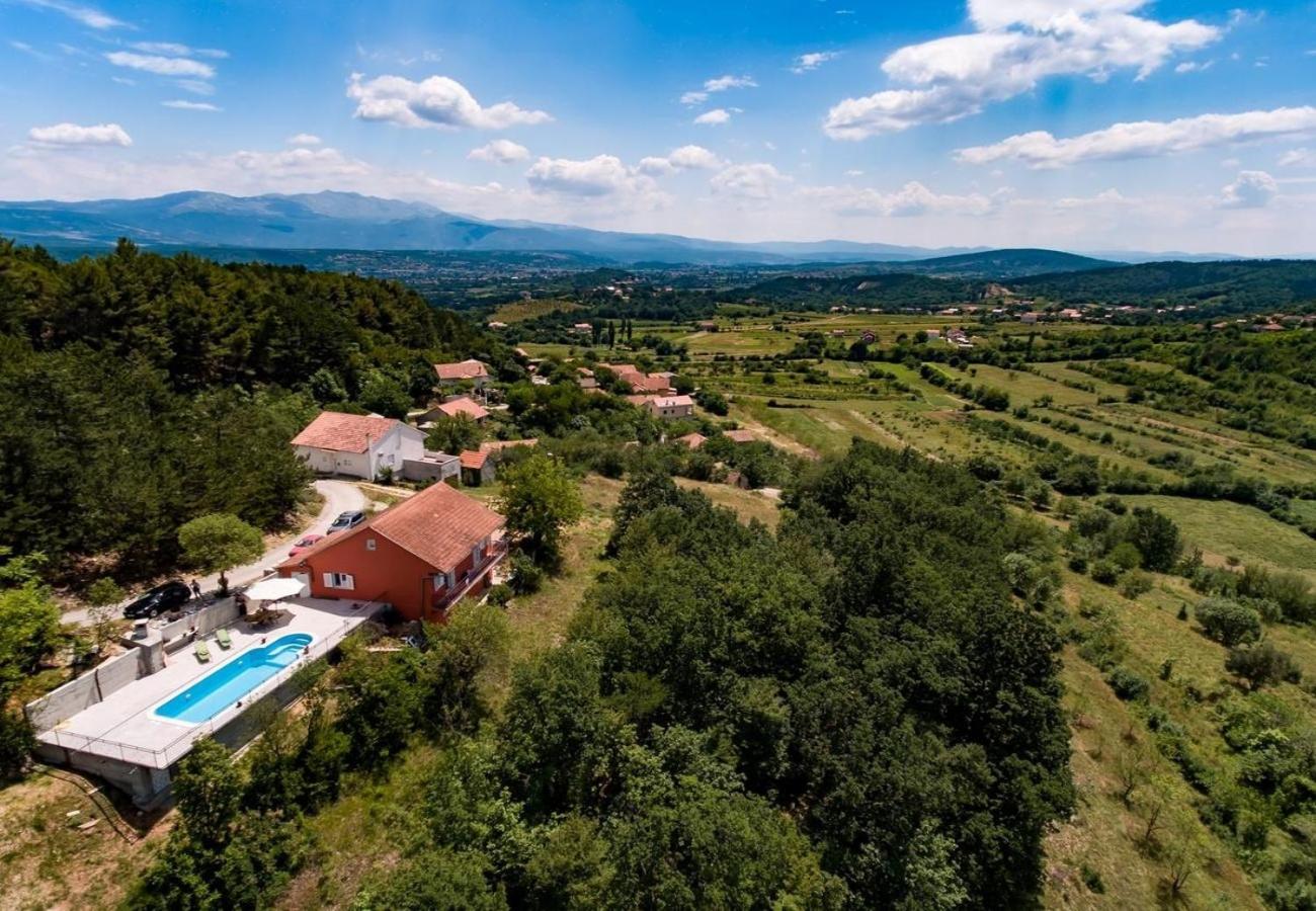 Villa Brapa - open swimming pool