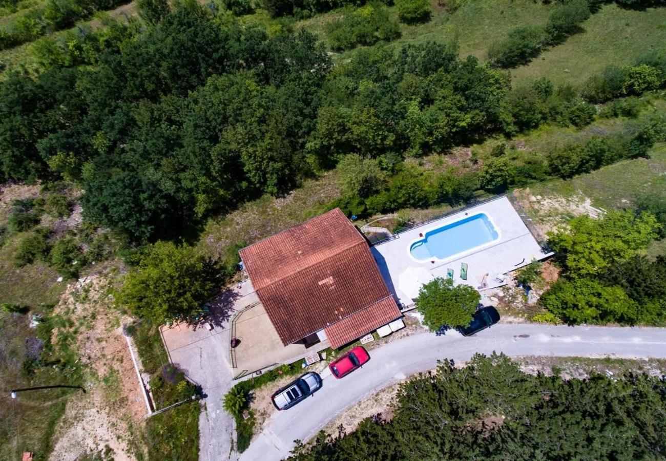 Villa Brapa - open swimming pool