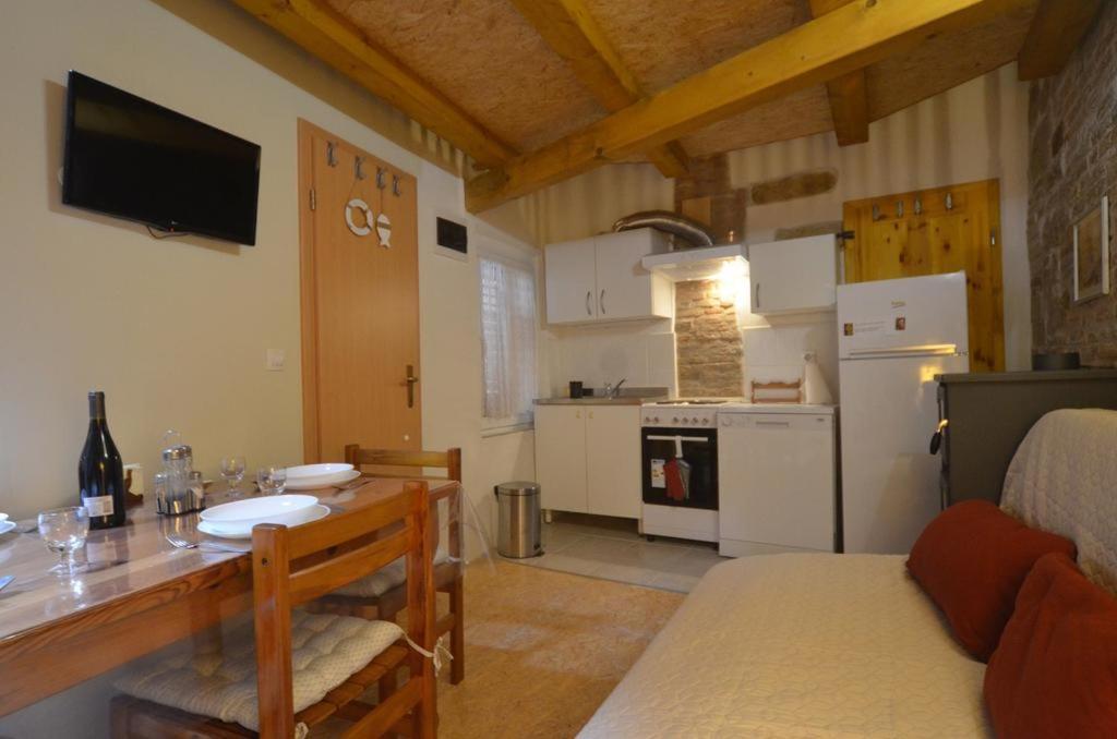 Studio Apartment La Maison de Catherine view 2