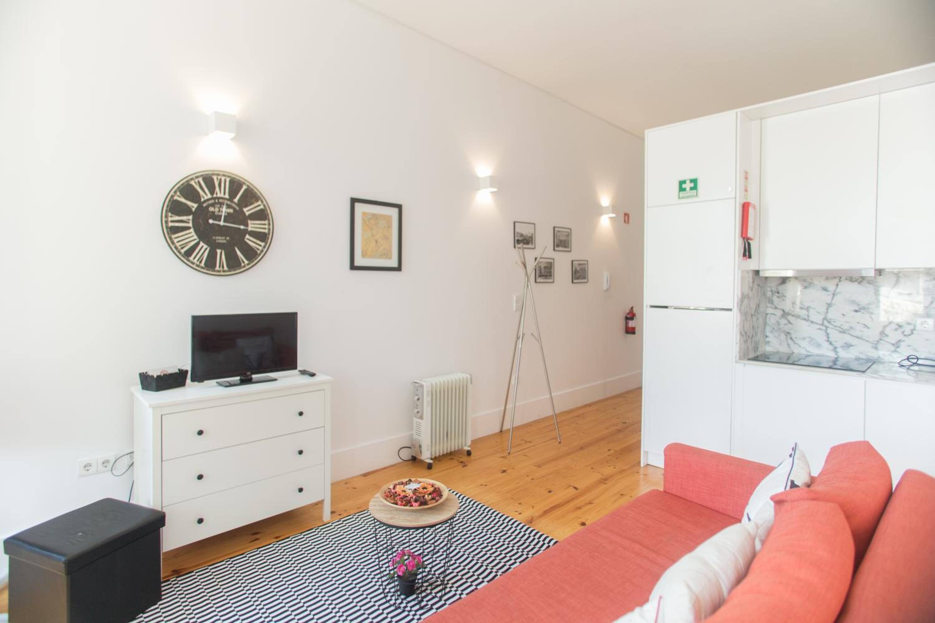 Smooth Oporto Apartment by Porto City Hosts