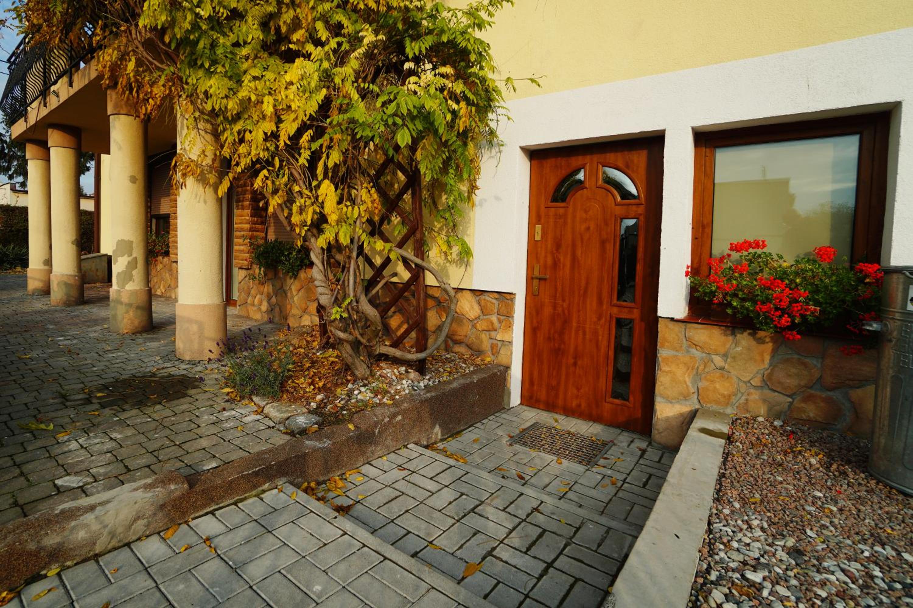 Pokoje i Apartamenty Pod Akacjami
