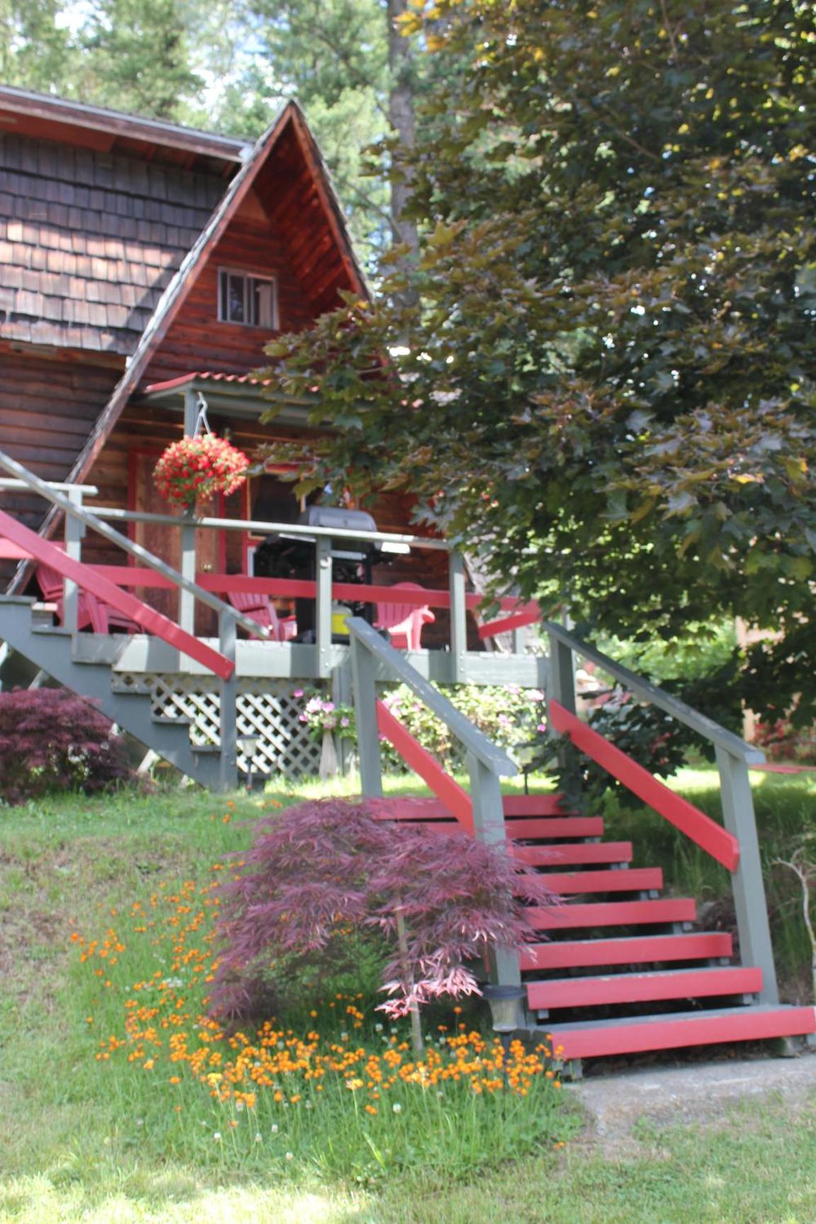 Sunny Bluffs Chalets view 5