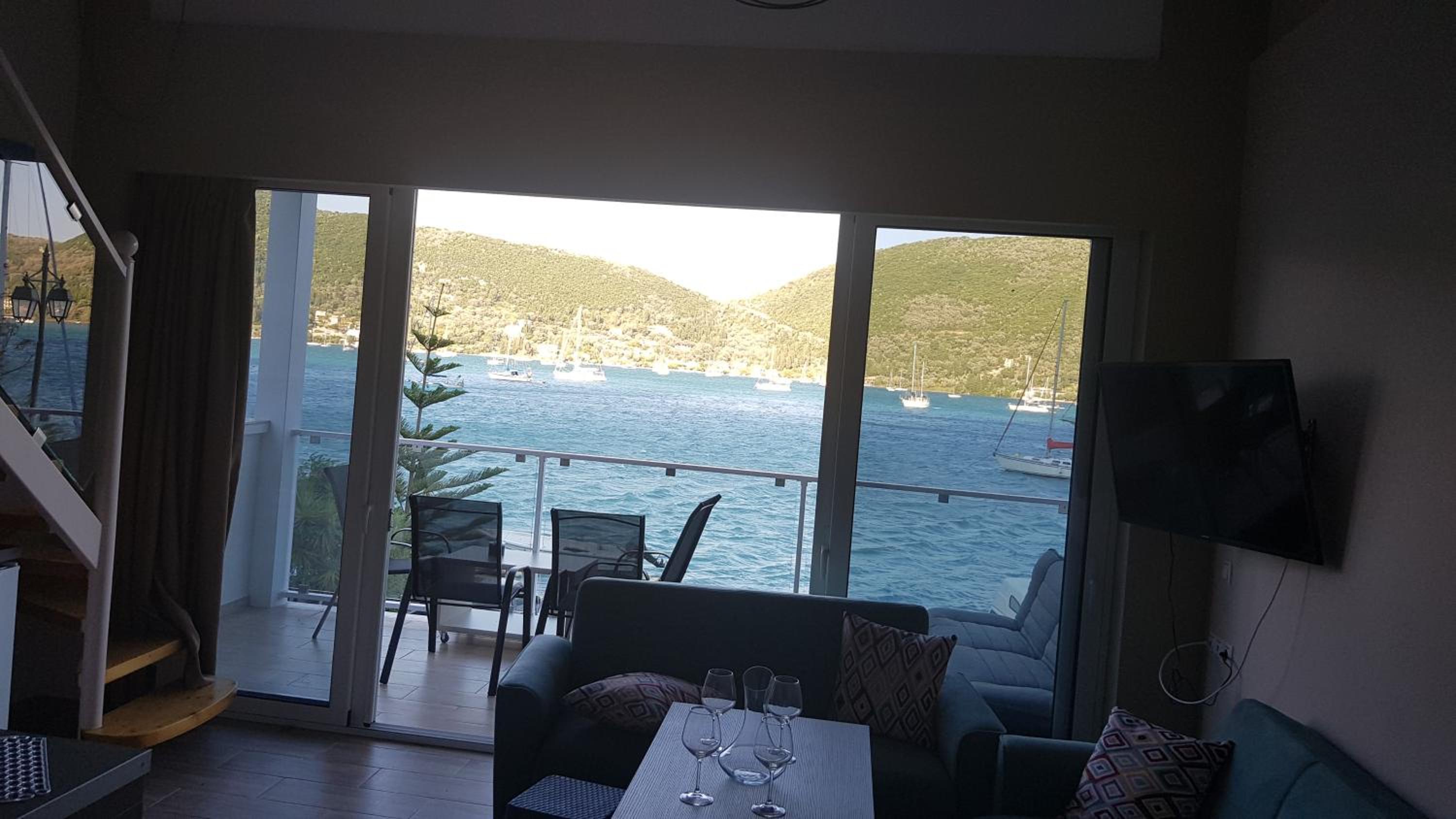 Ola Kala Apartments and Rooms view 3