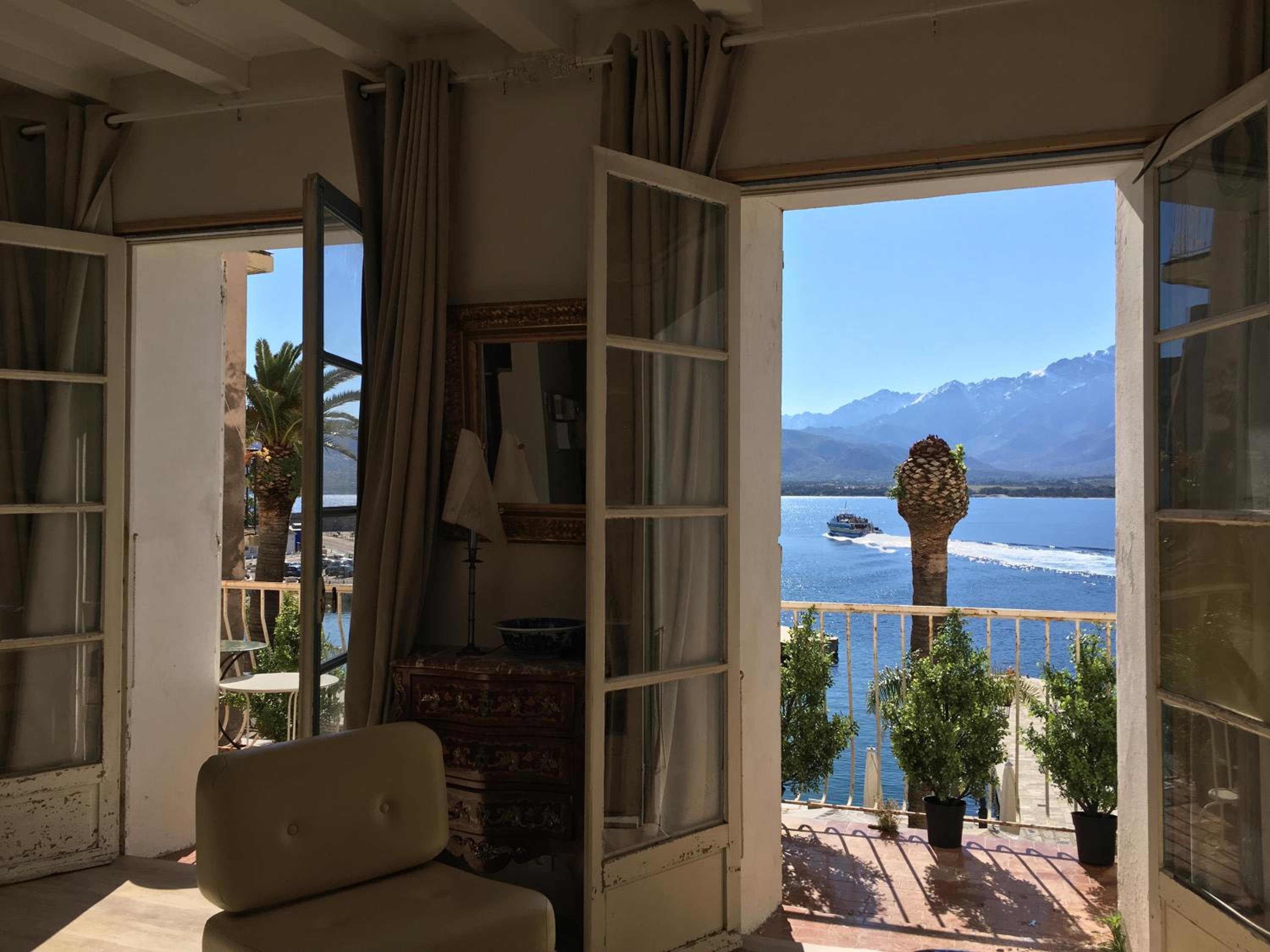 Balcony & Terrace