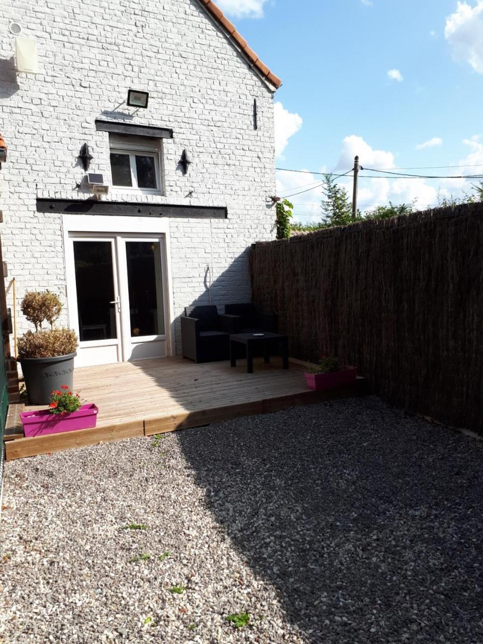 Au Paradis des Crins avec un studio rez de chaussée jardin et studio en duplex avec terrasse view 5